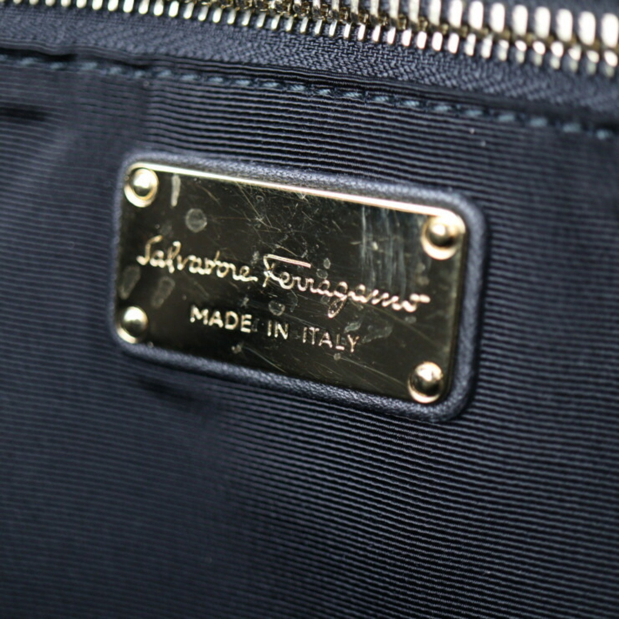 Salvatore Ferragamo Vara Black Leather Handbag Shopping Bag Shoulder Bag Tote Bag (Pre-Owned)