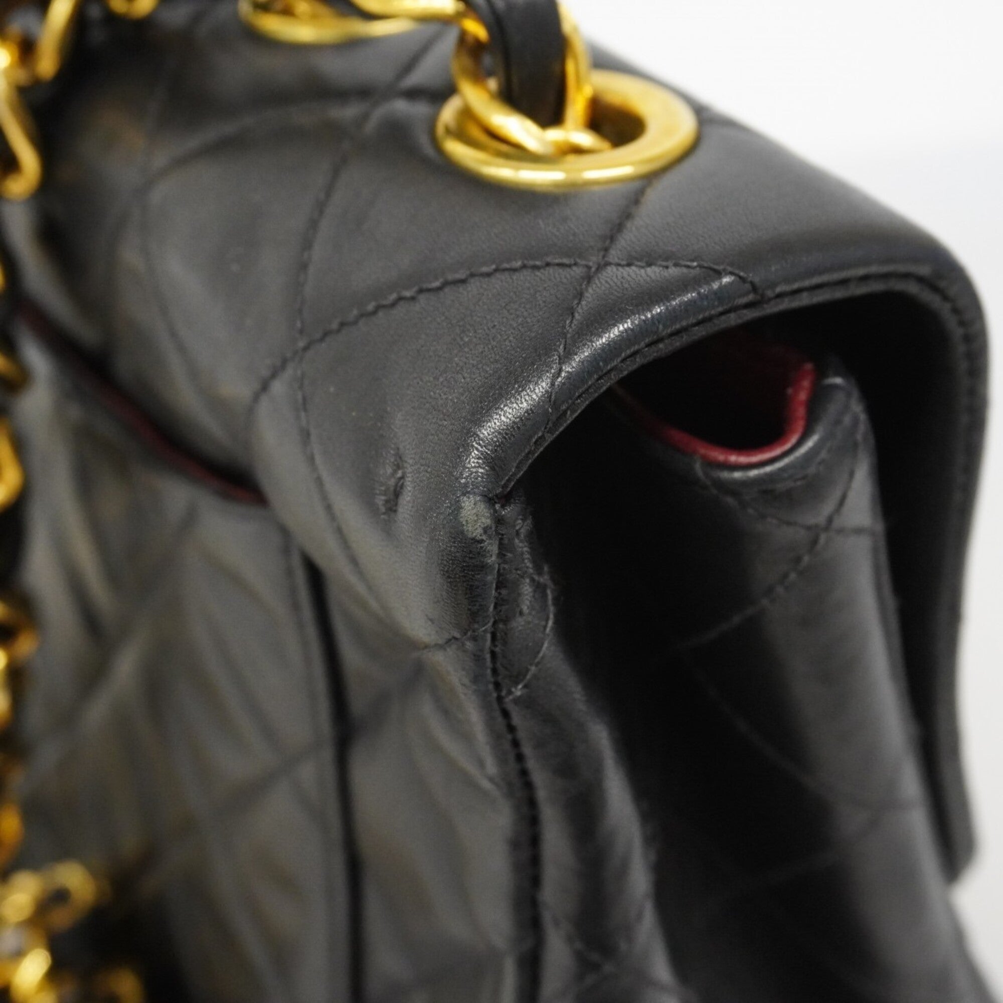 Chanel Black Leather Shoulder Bag (Pre-Owned)