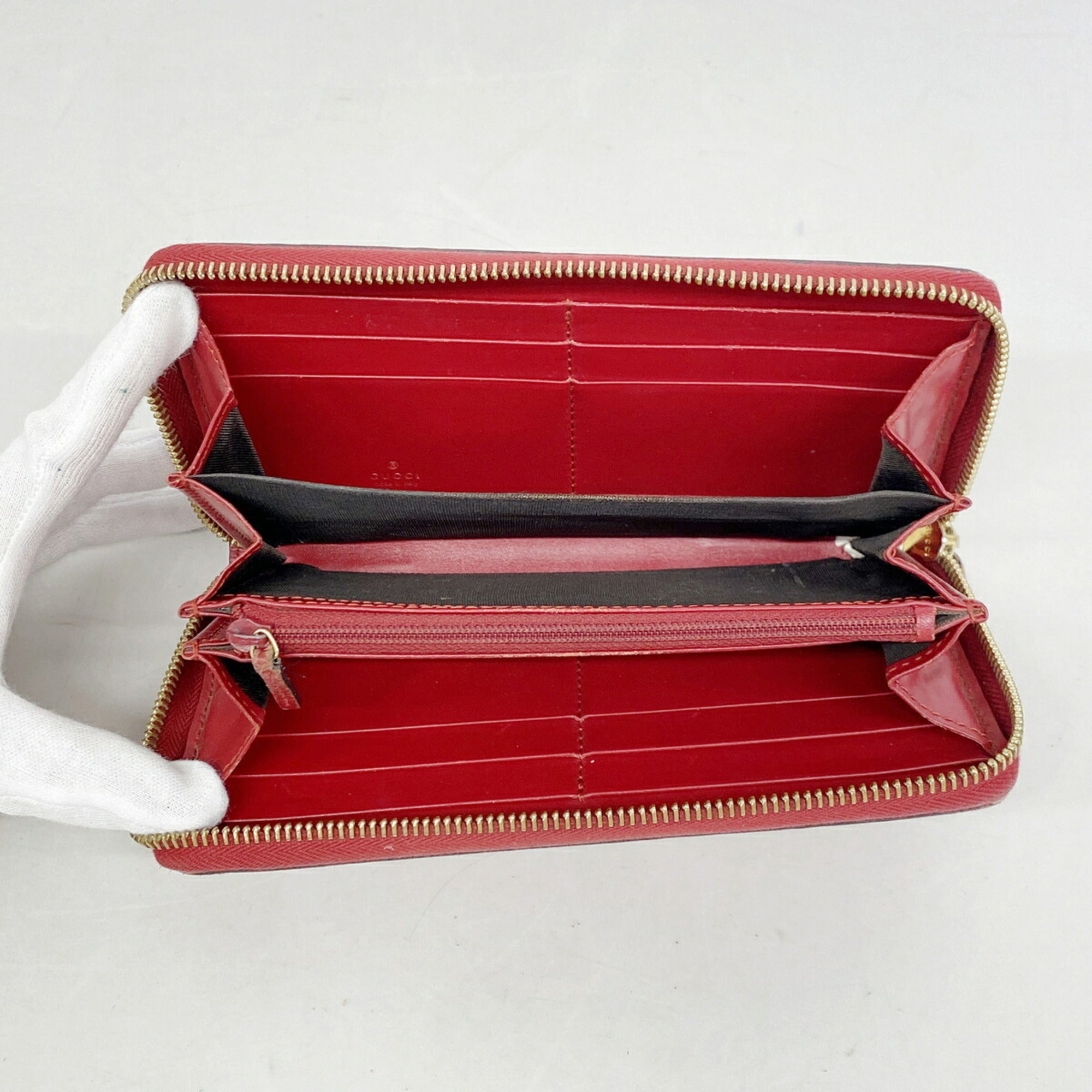 Gucci Red Color Leather Long Wallet (Bi-Fold) (Pre-Owned)