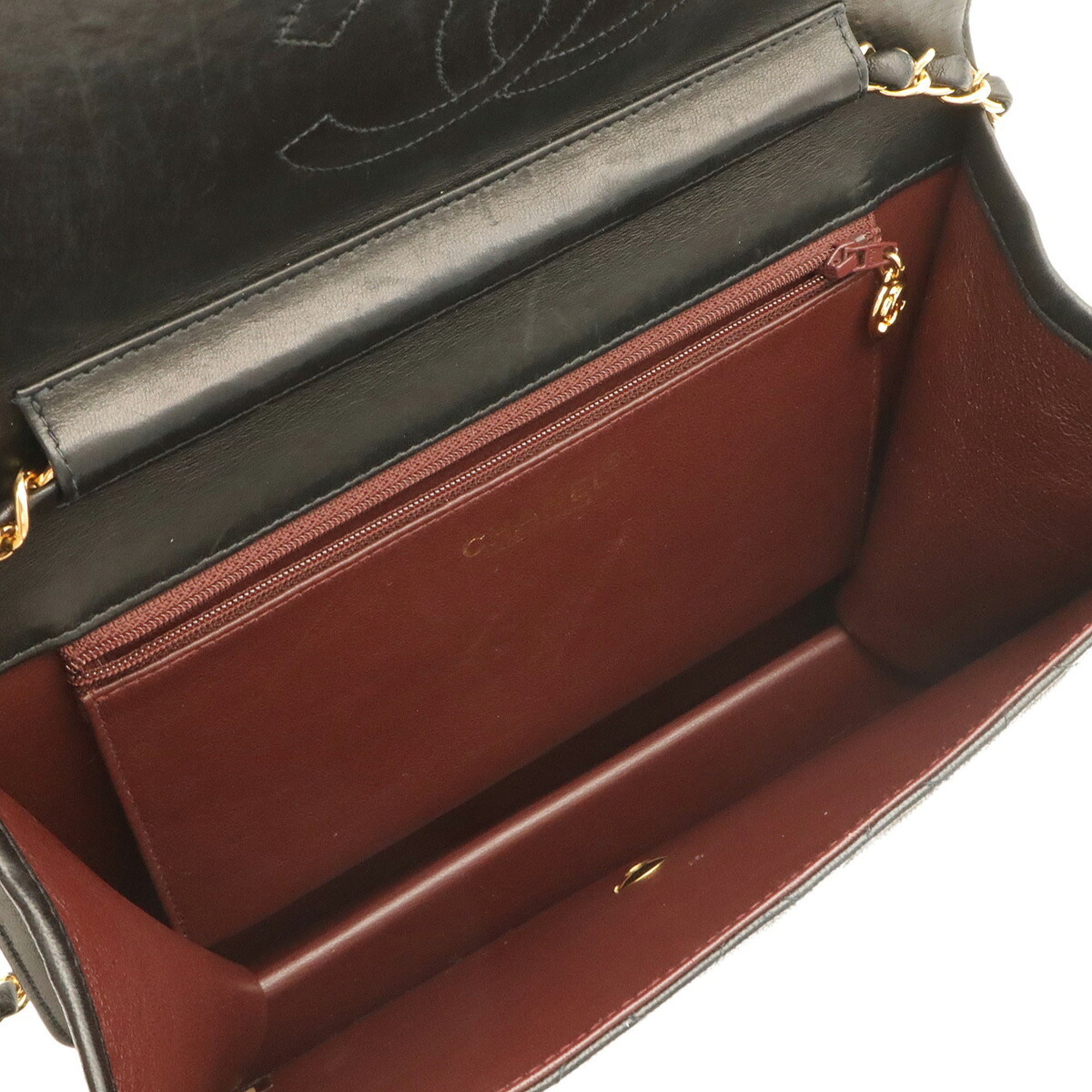 Chanel Black Shoulder Bag (Pre-Owned)