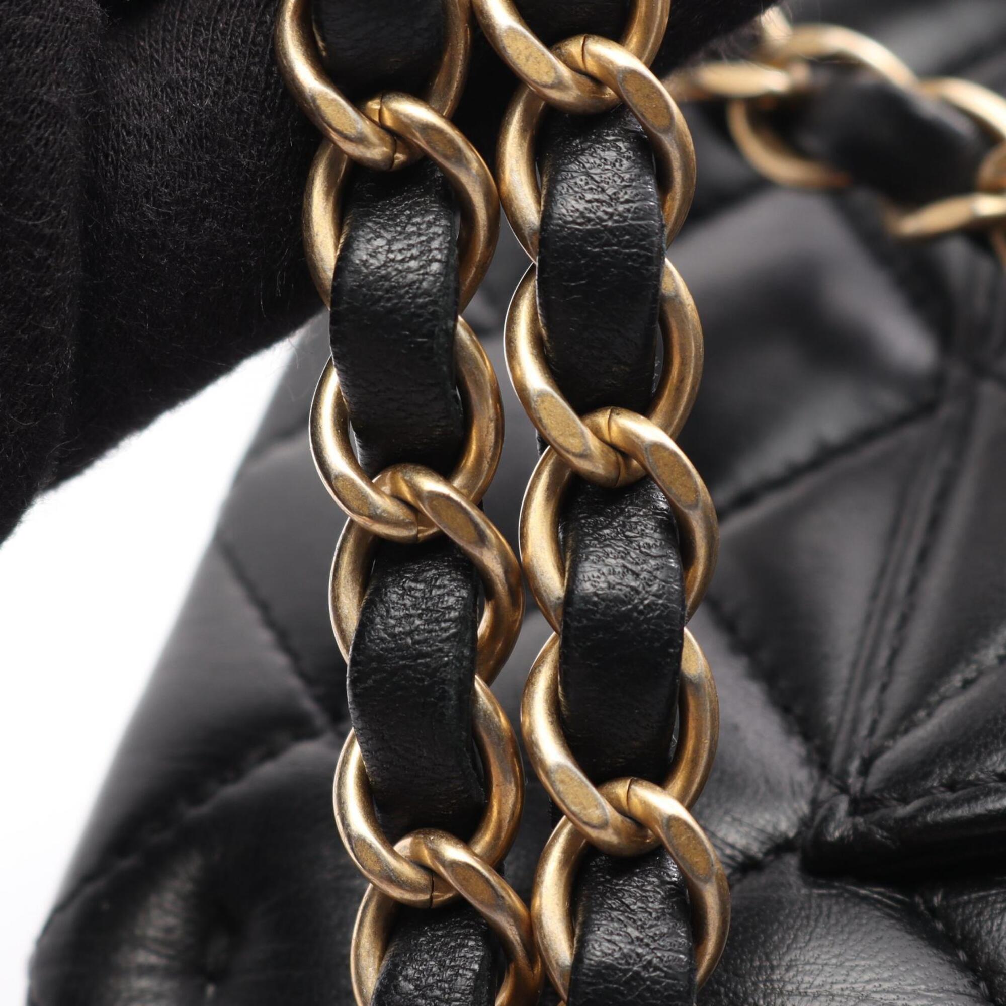 Chanel Black Leather Handbag Shoulder Bag (Pre-Owned)