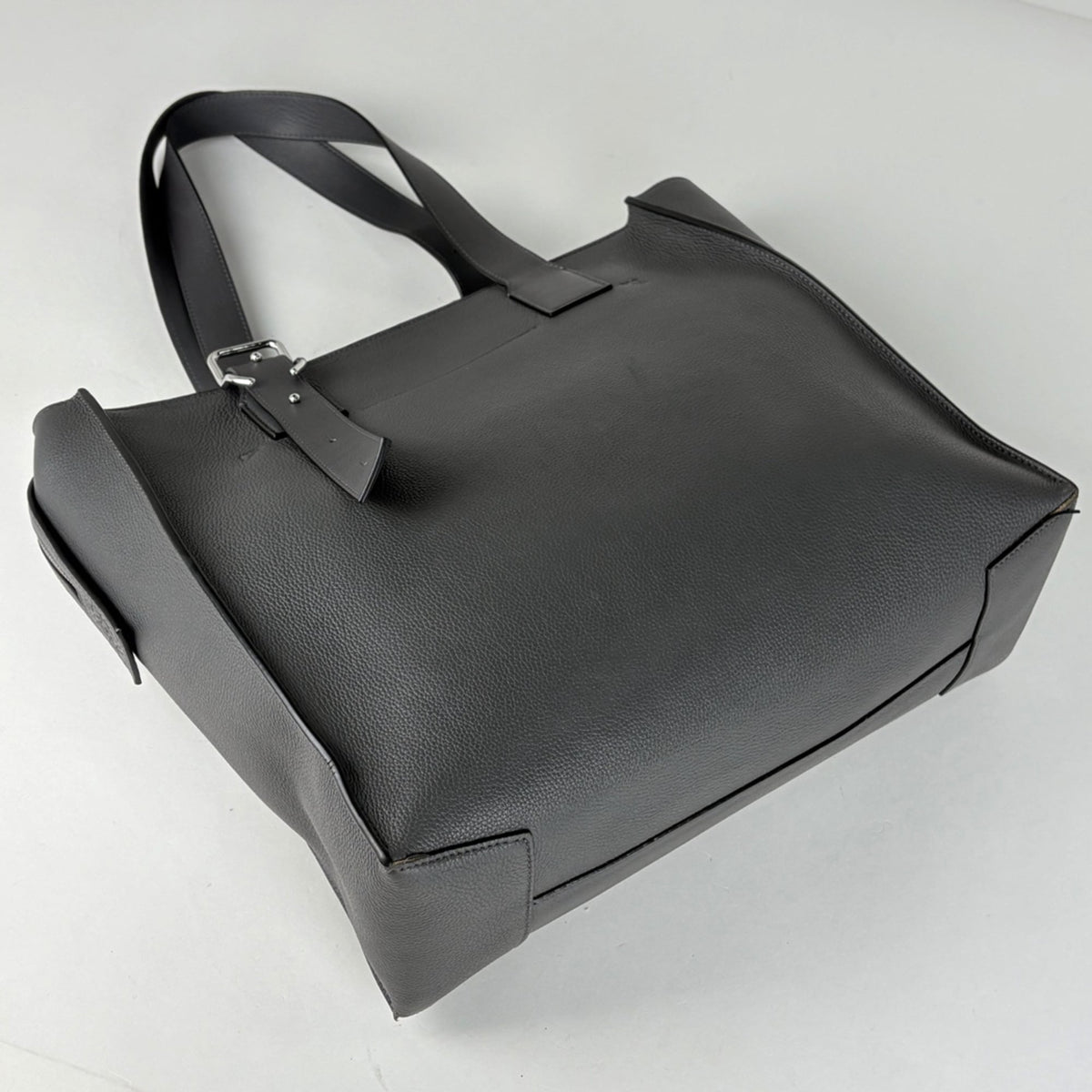 Loewe Gray Leather Tote Bag (Pre-Owned)