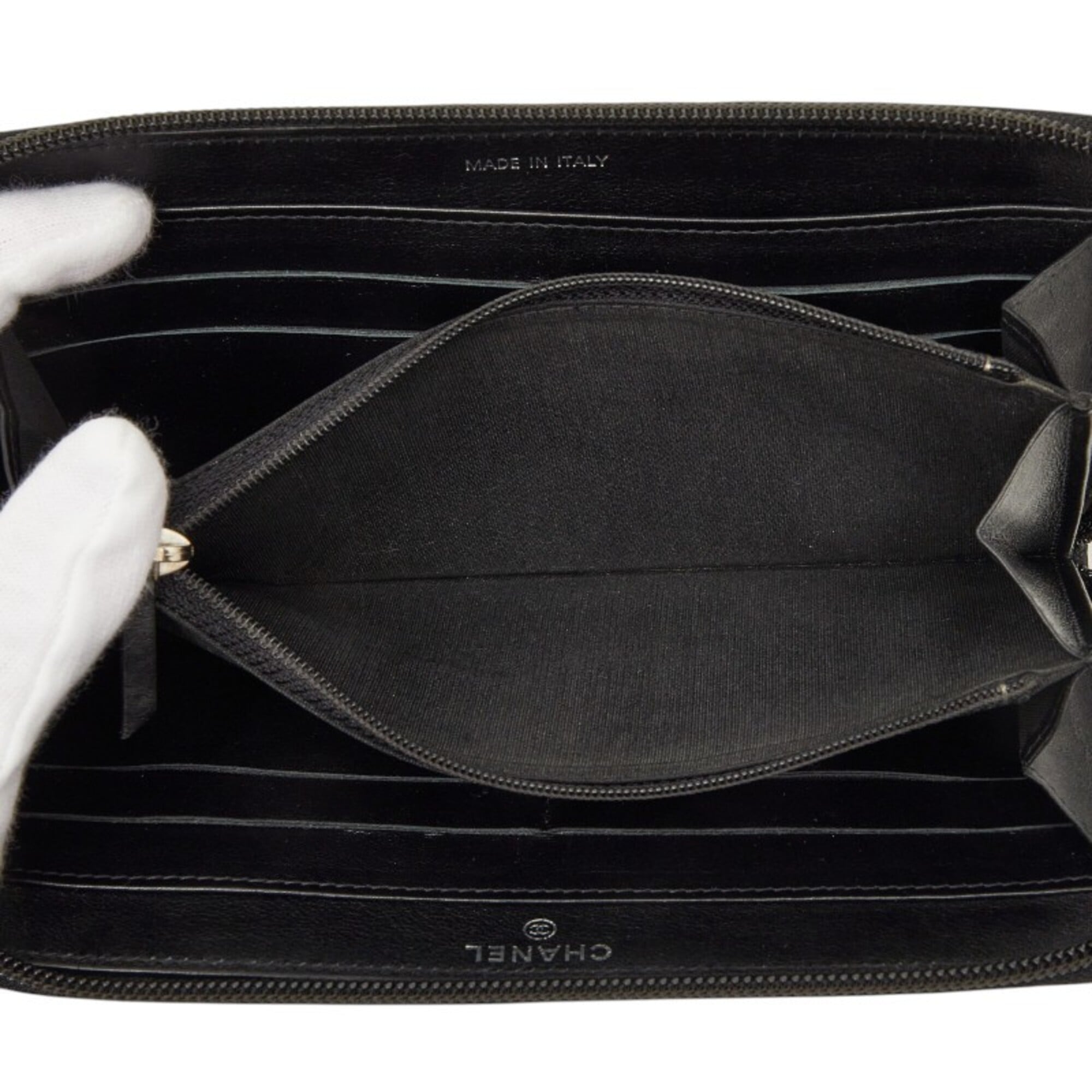 Chanel Black Grained Calfskin Long Wallet (Bi-Fold) (Pre-Owned)