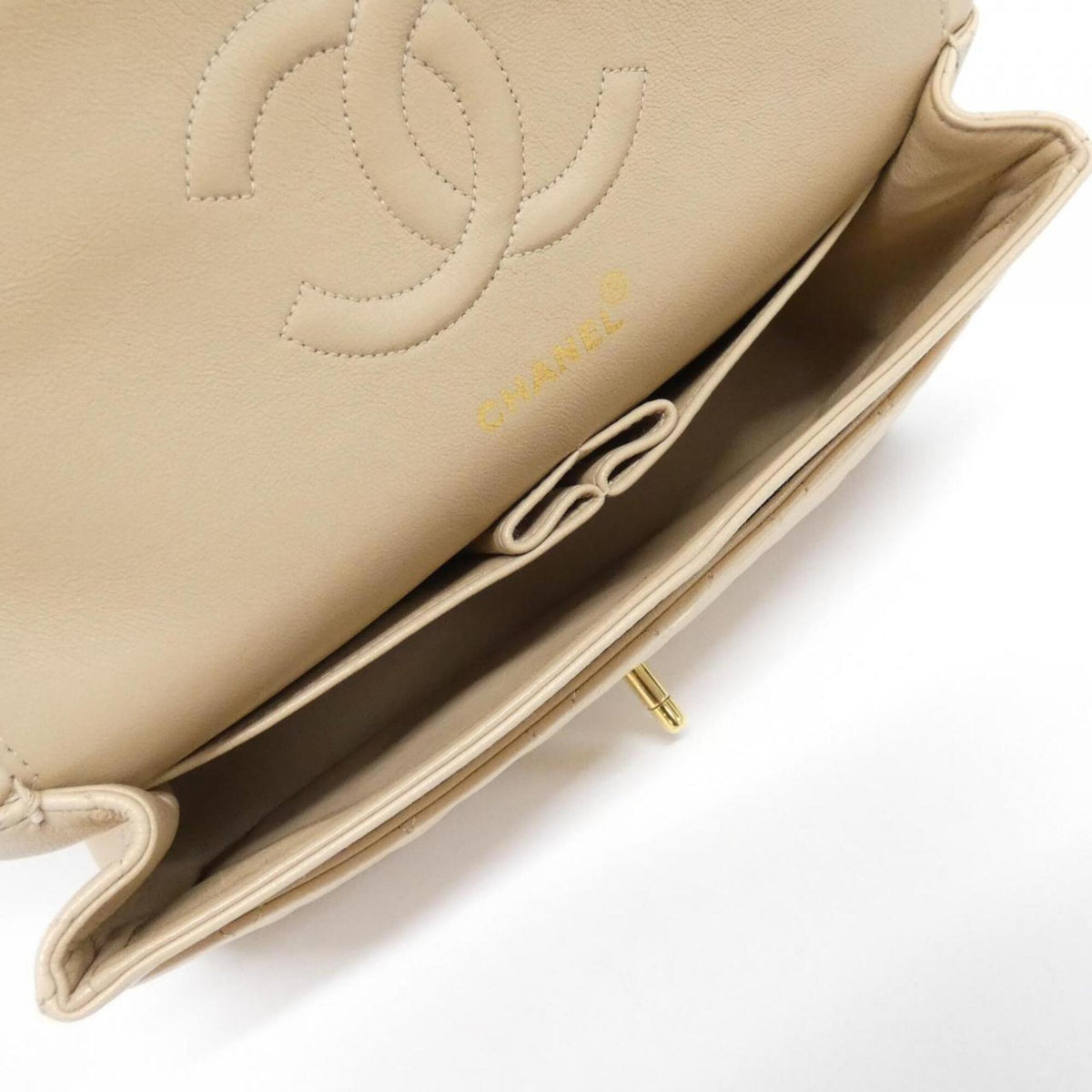 Chanel Light Beige Leather Shoulder Bag (Pre-Owned)