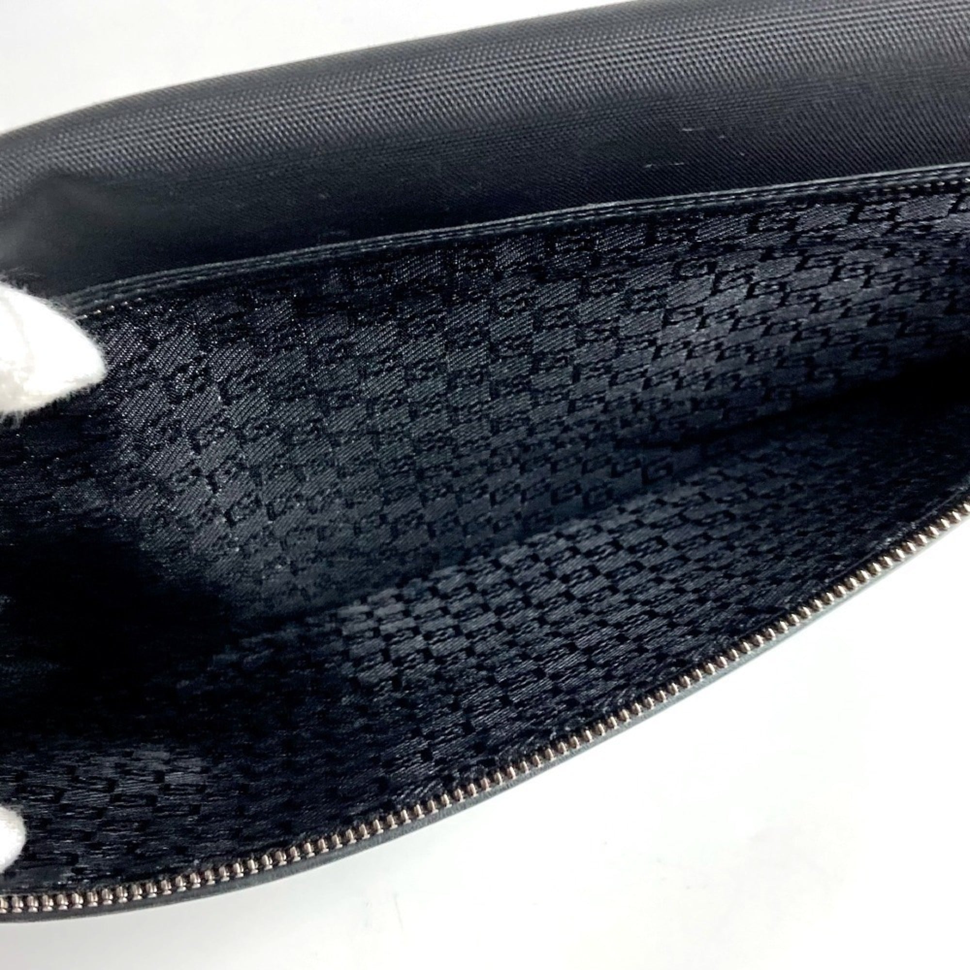Gucci Black Nylon Clutch Bag Pouch (Pre-Owned)