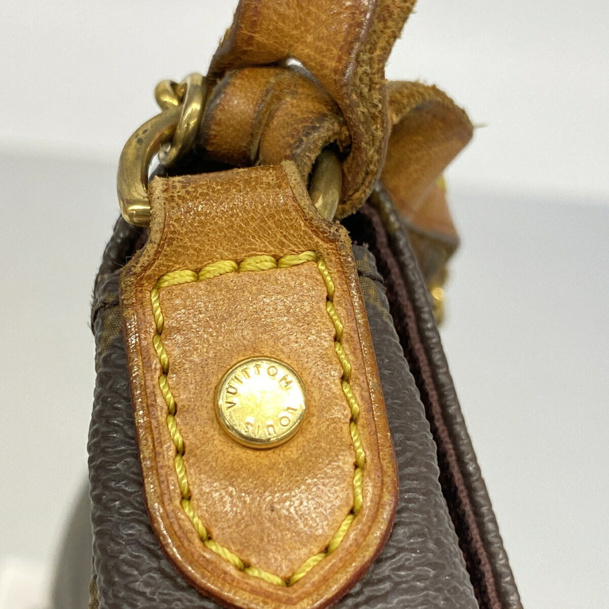 Louis Vuitton Brown Handbag (Pre-Owned)