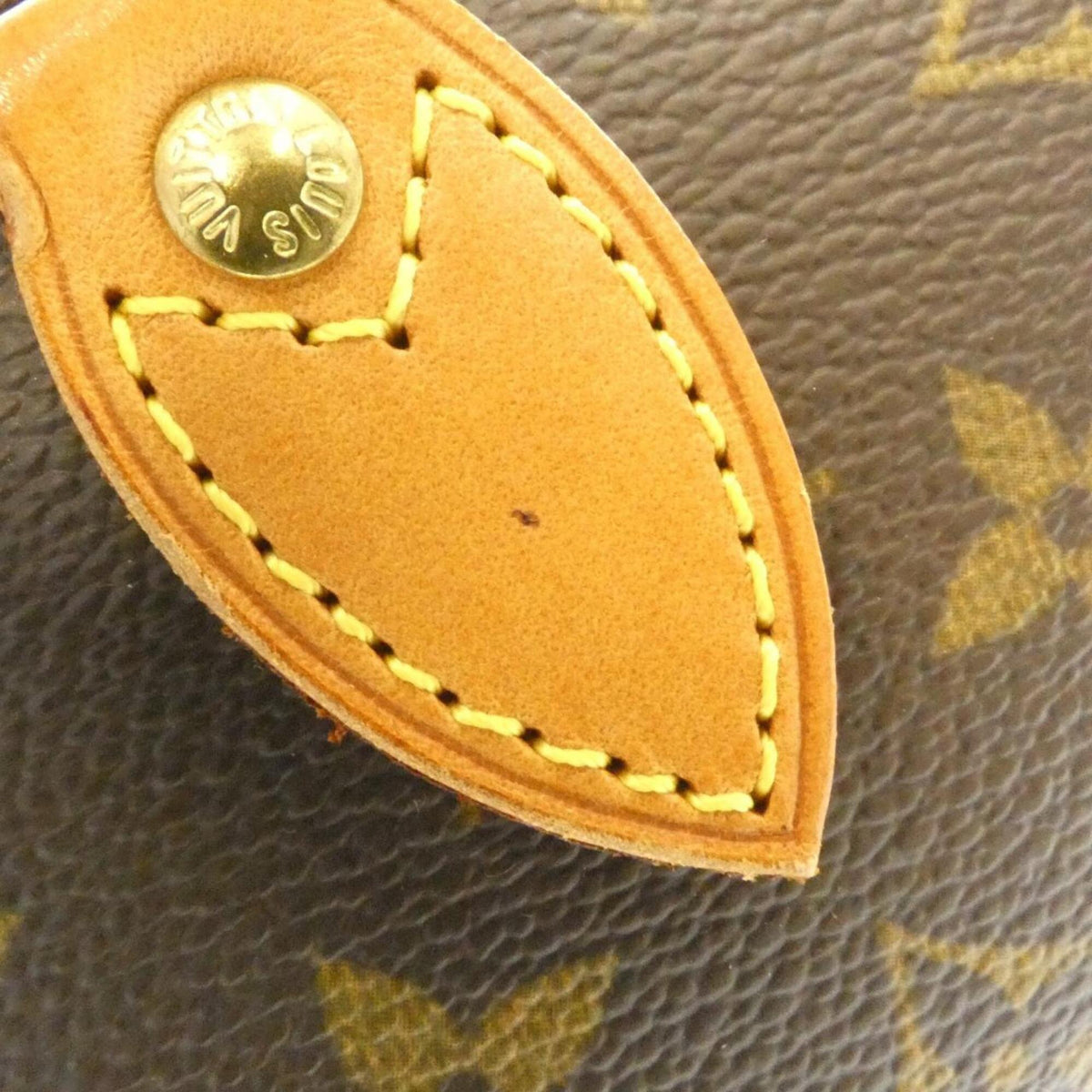 Louis Vuitton Marron Coated Canvas Shoulder Bag (Pre-Owned)