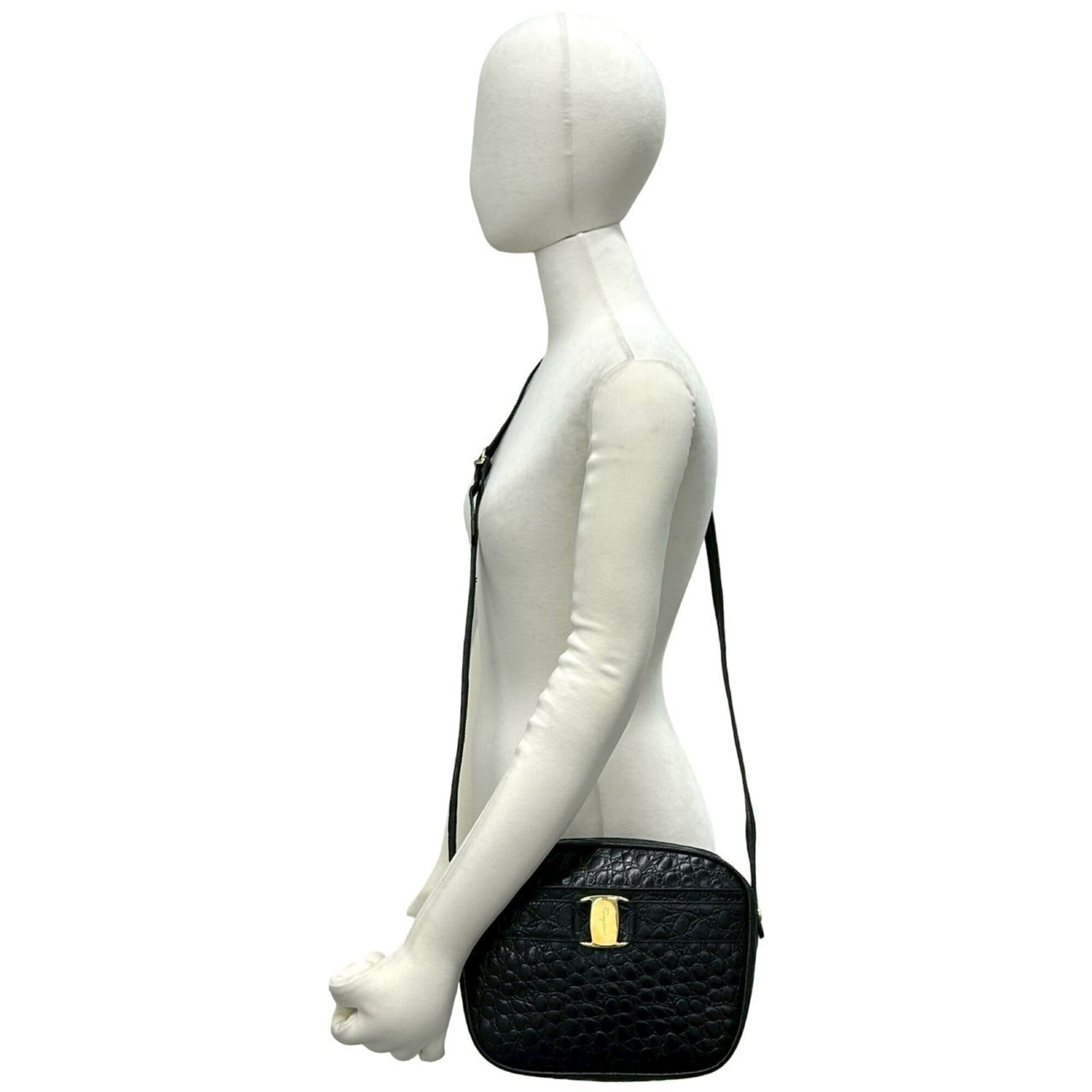 Salvatore Ferragamo Black Leather Pochette Shoulder Bag (Pre-Owned)