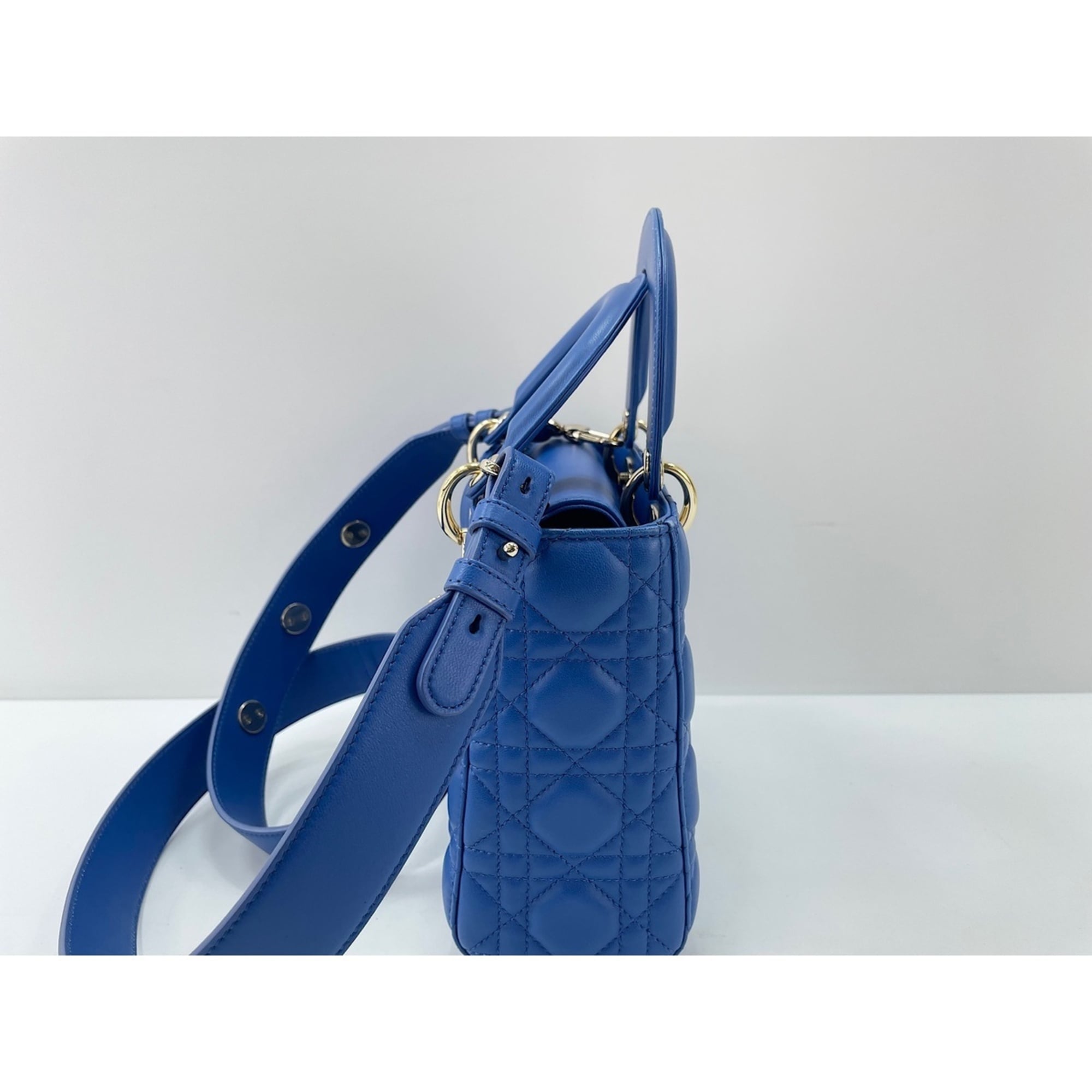 Christian Dior Blue Leather Handbag (Pre-Owned)