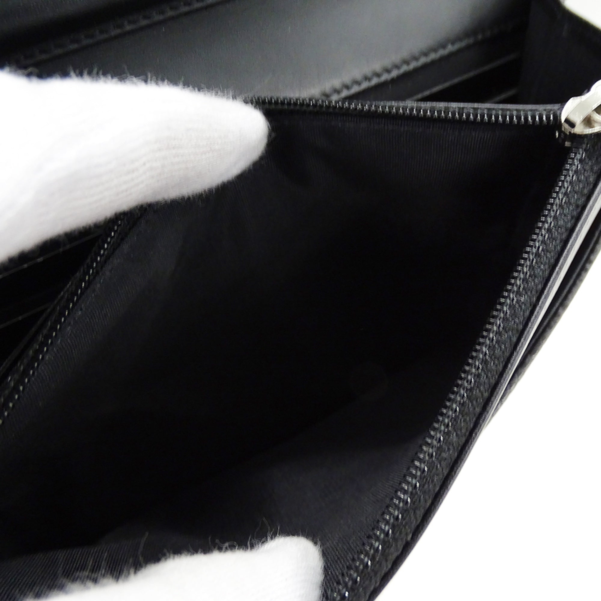 Chanel Black Grained Calfskin Handbag (Pre-Owned)