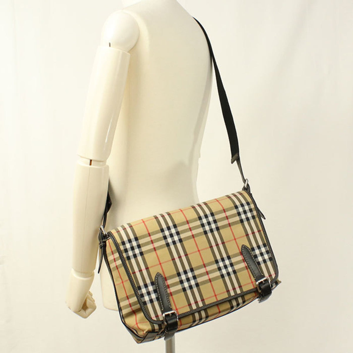 Burberry Beige Canvas Messenger Bag Shoulder Bag (Pre-Owned)
