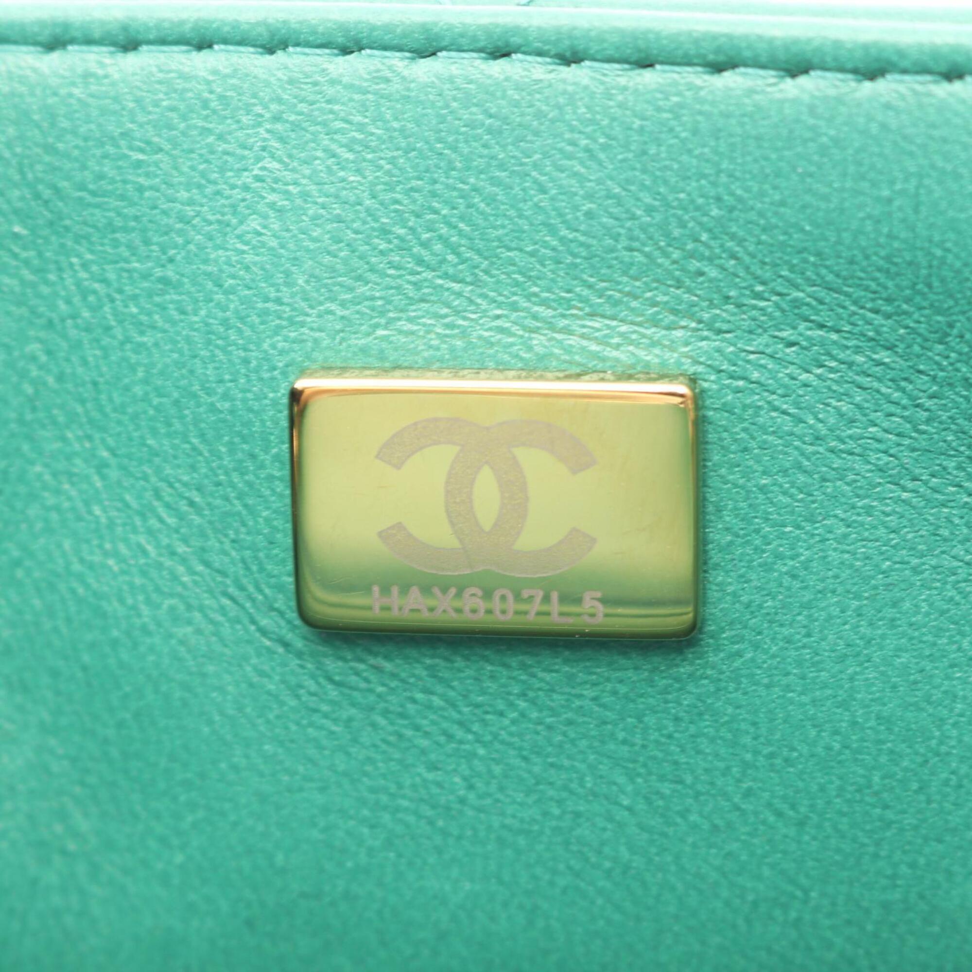 Chanel Green Leather Handbag Shoulder Bag (Pre-Owned)