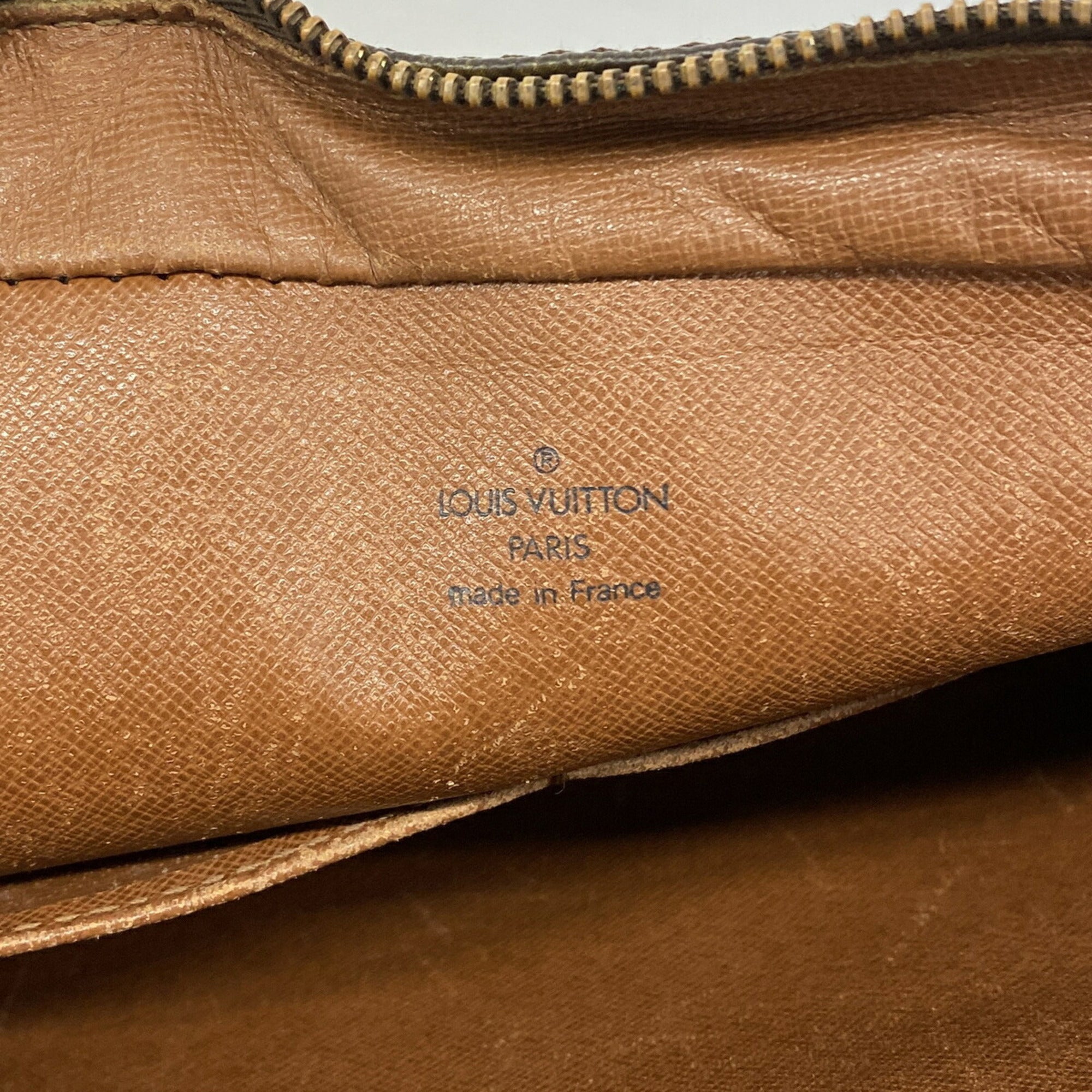 Louis Vuitton Brown Clutch Bag (Pre-Owned)