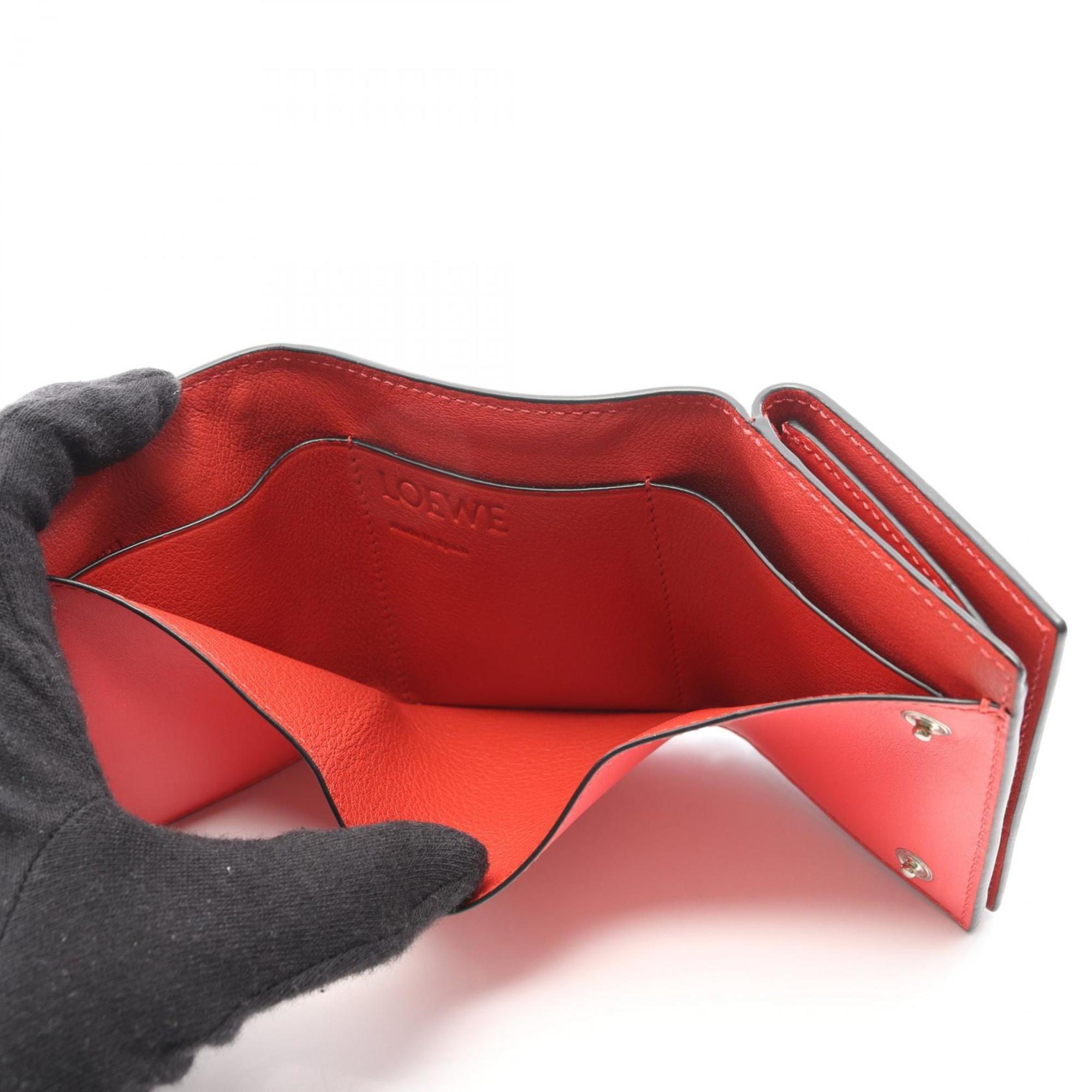 Loewe Pink Red Color Leather Long Wallet (Tri-Fold) (Pre-Owned)