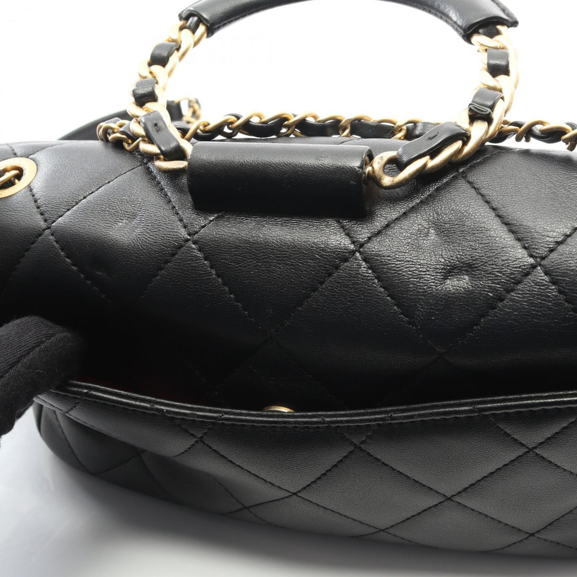 Chanel Black Leather Shoulder Bag (Pre-Owned)