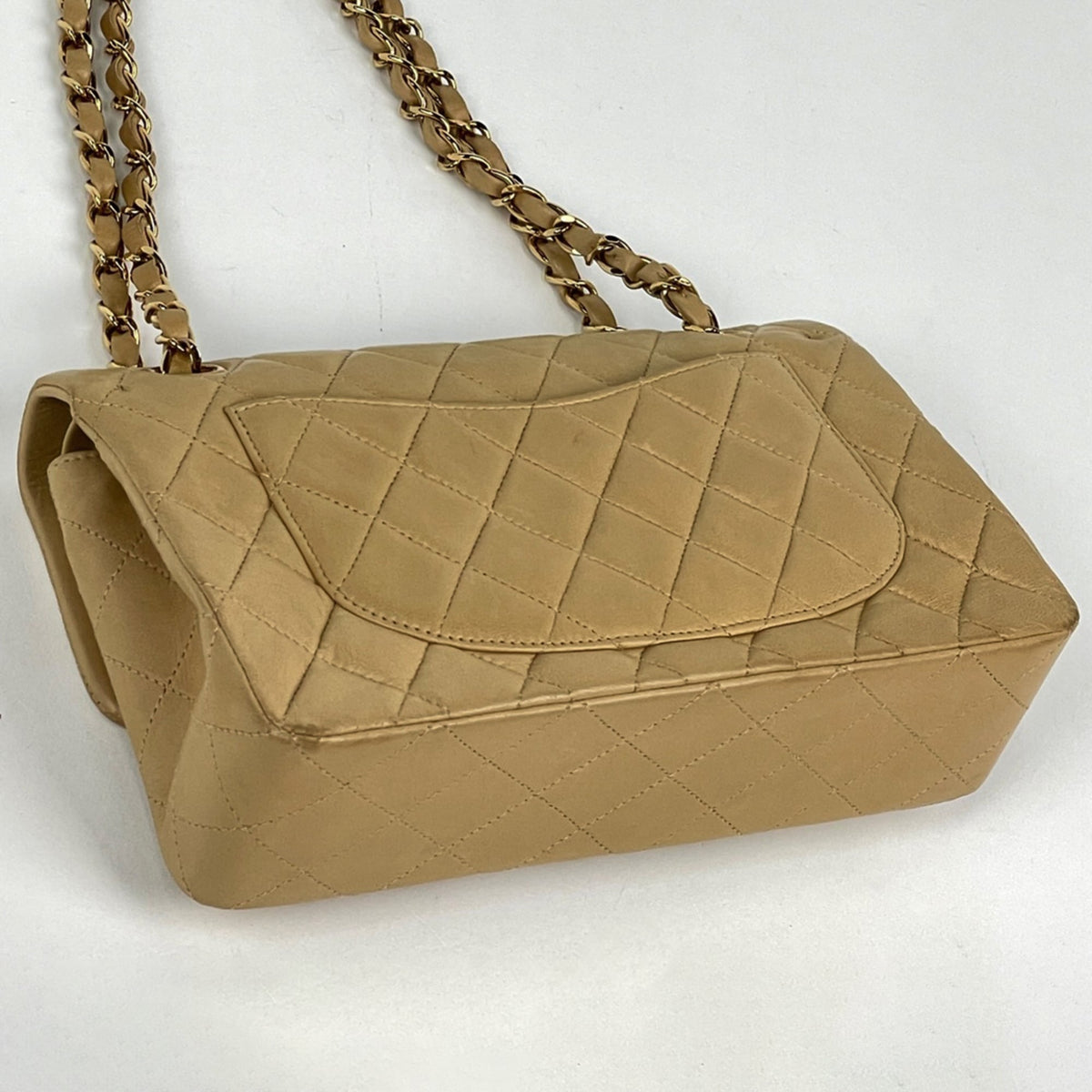 Chanel Matelasse Beige Leather Shoulder Bag (Pre-Owned)