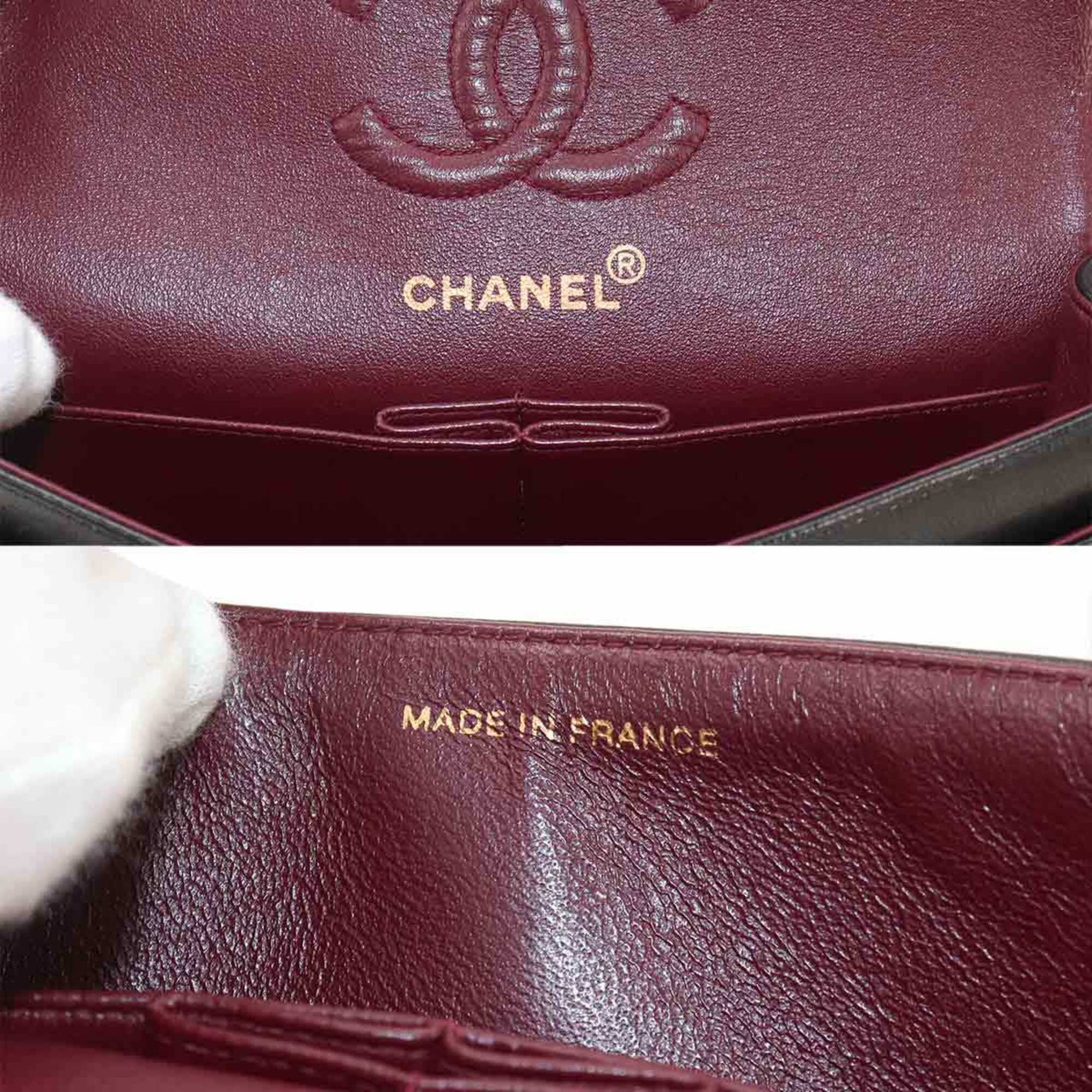 Chanel Matelasse Black Leather Handbag Shoulder Bag (Pre-Owned)