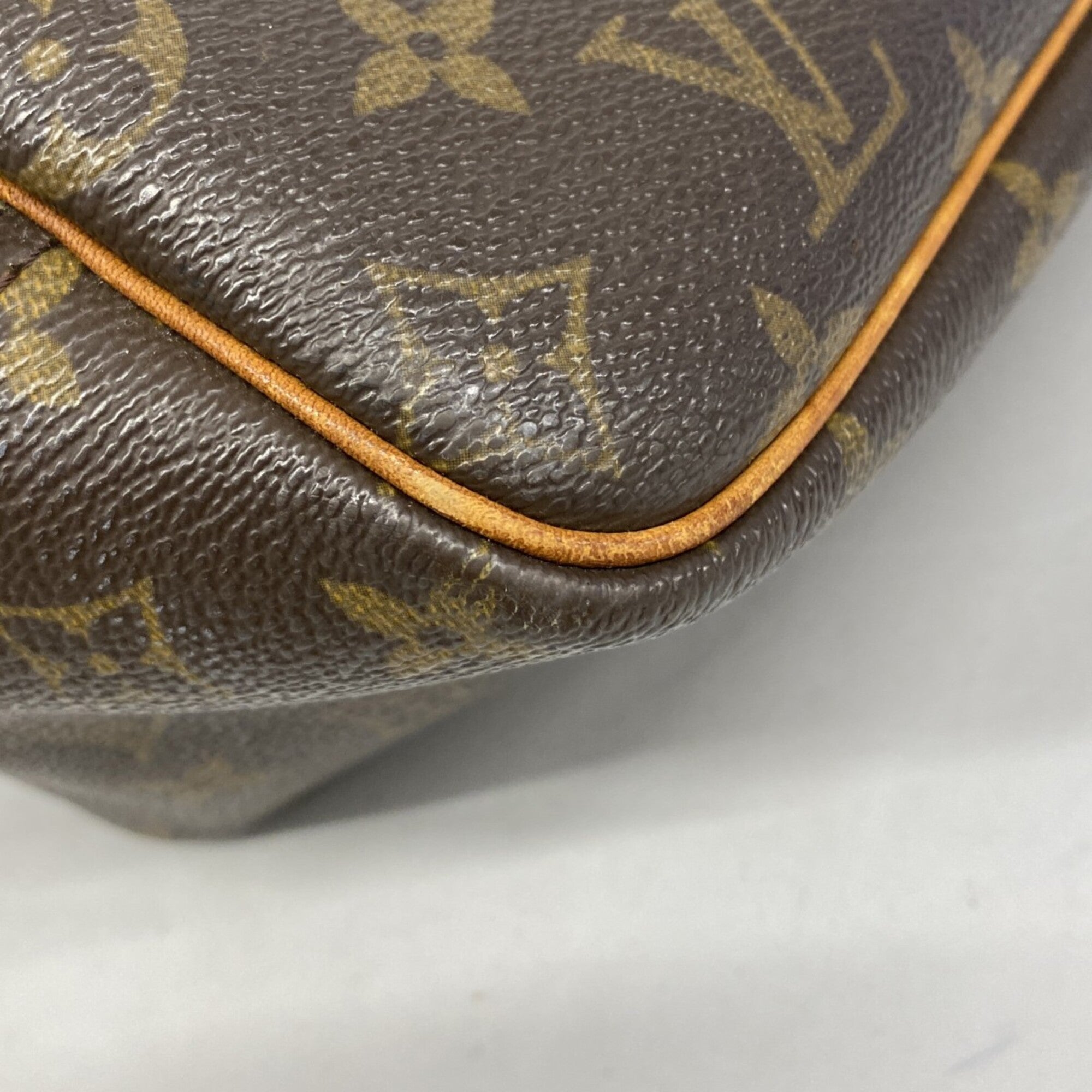 Louis Vuitton Brown Handbag (Pre-Owned)