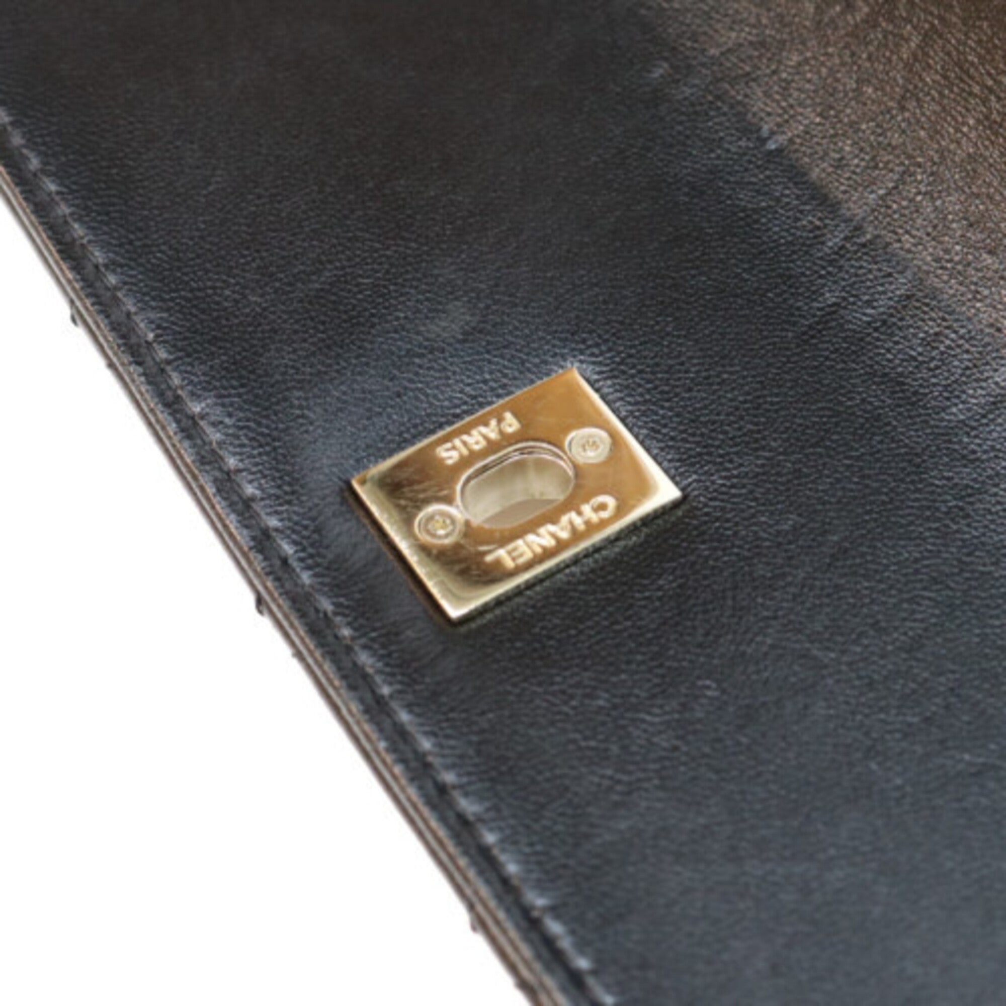 Chanel Black Leather Shoulder Bag (Pre-Owned)