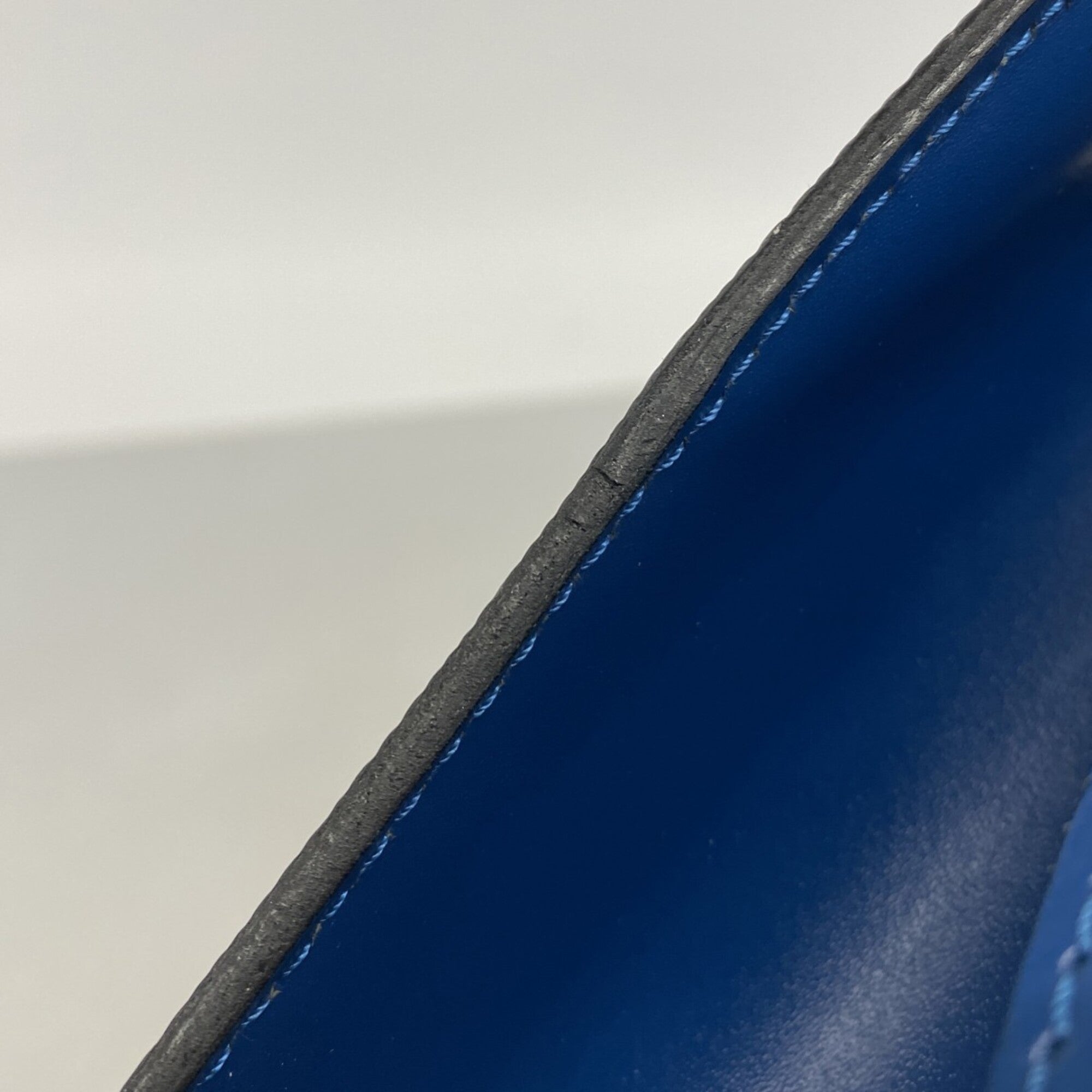 Louis Vuitton Toledo Blue Shoulder Bag (Pre-Owned)