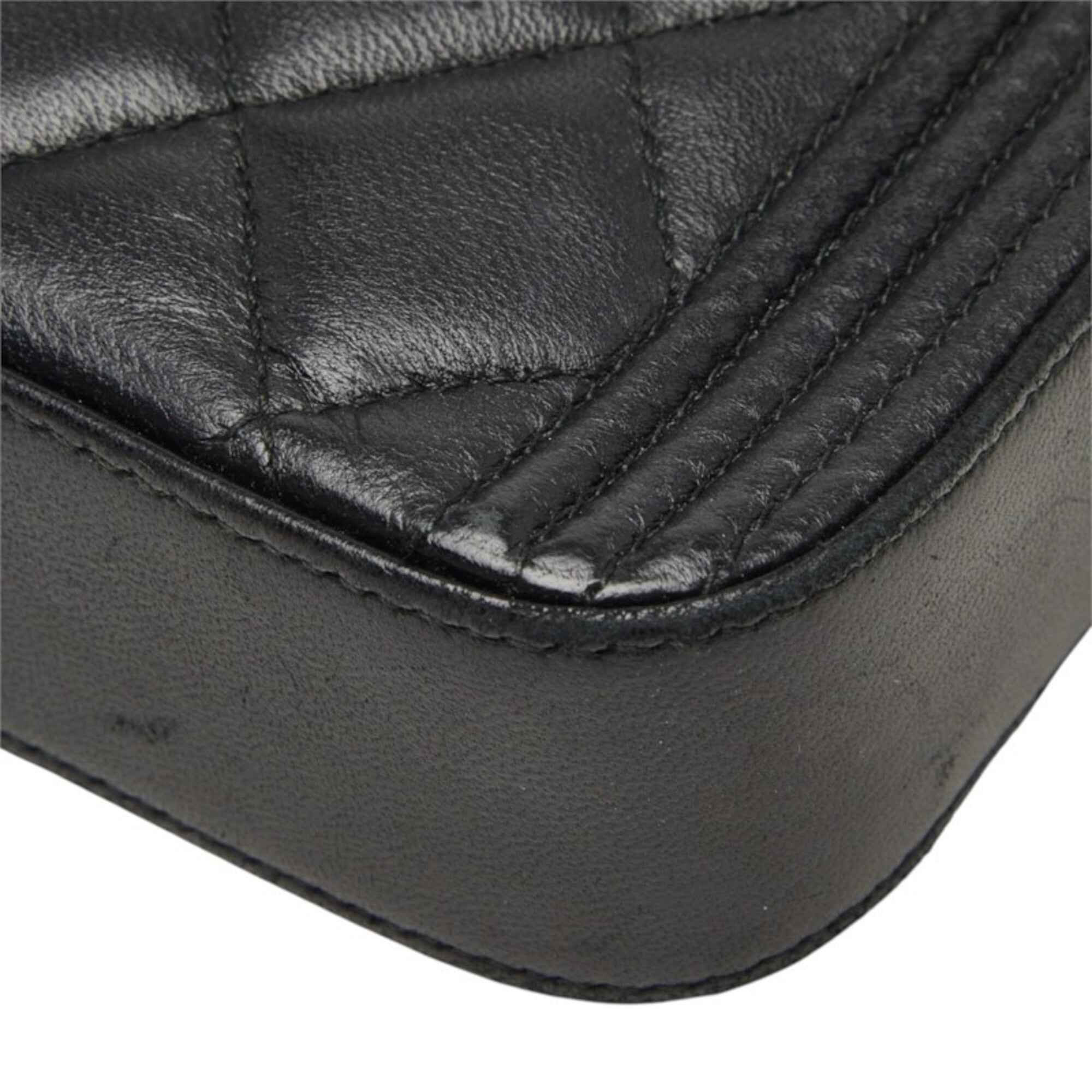 Chanel Black Leather Pochette Shoulder Bag (Pre-Owned)