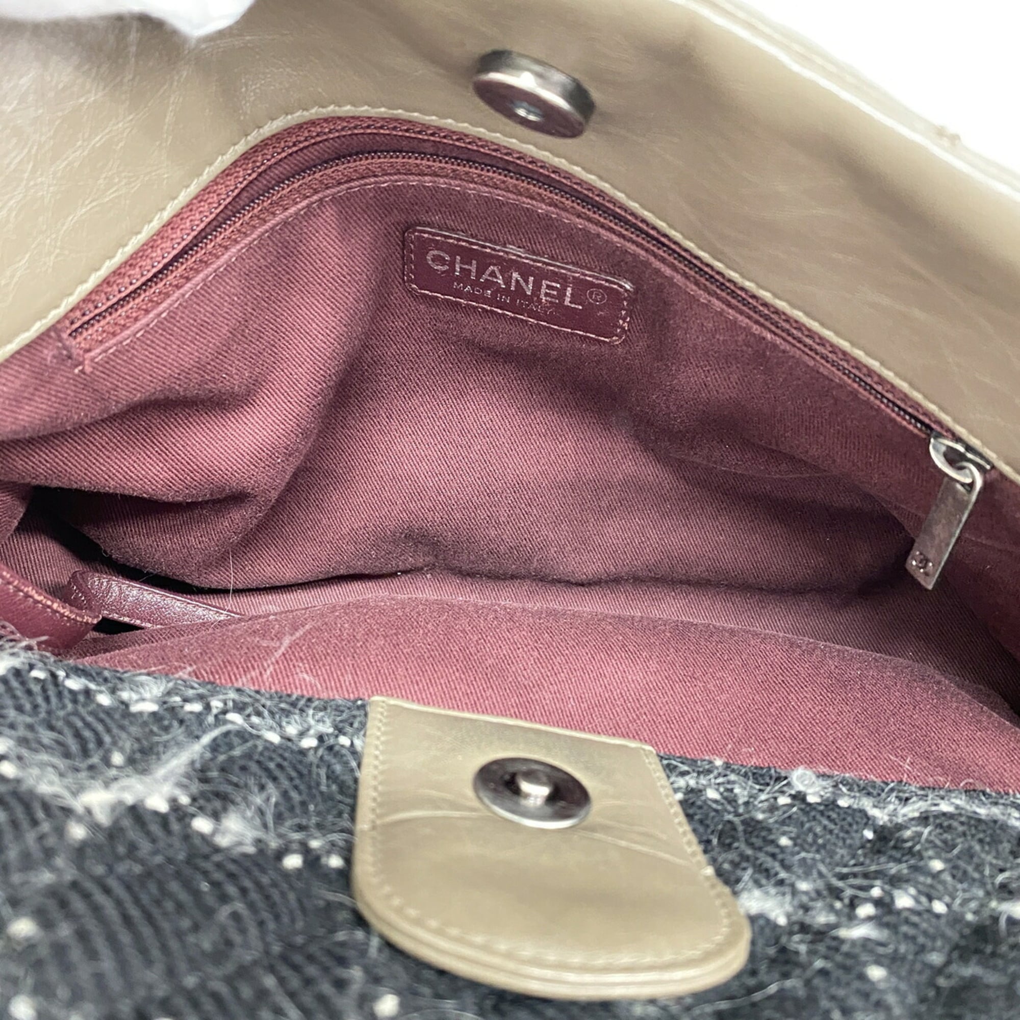 Chanel Brown Leather Tweed Handbag (Pre-Owned)
