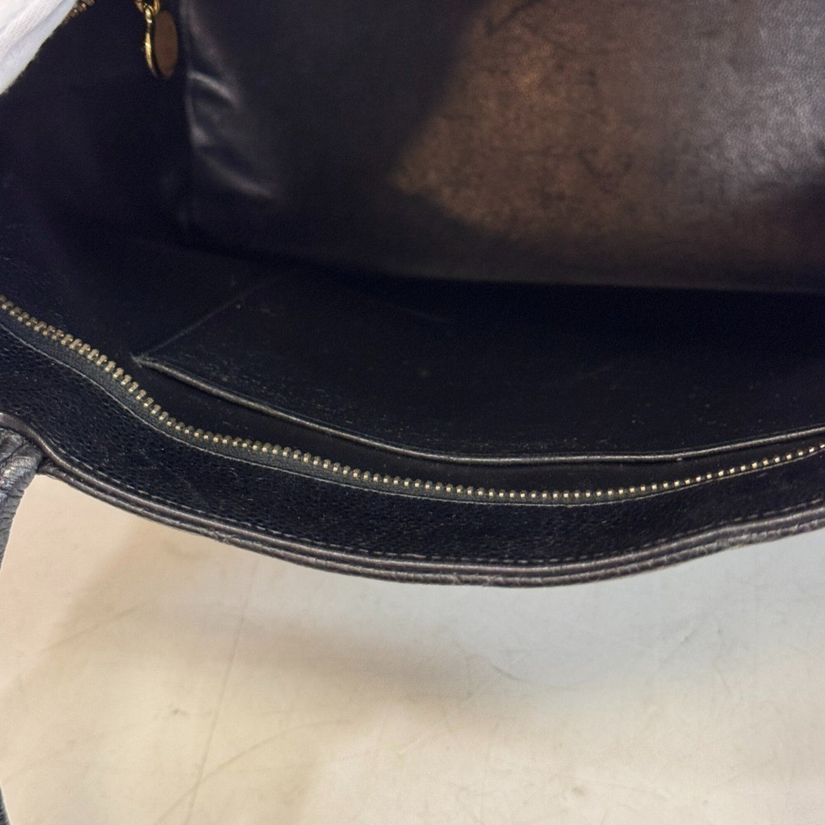 Chanel Black Grained Calfskin Handbag (Pre-Owned)