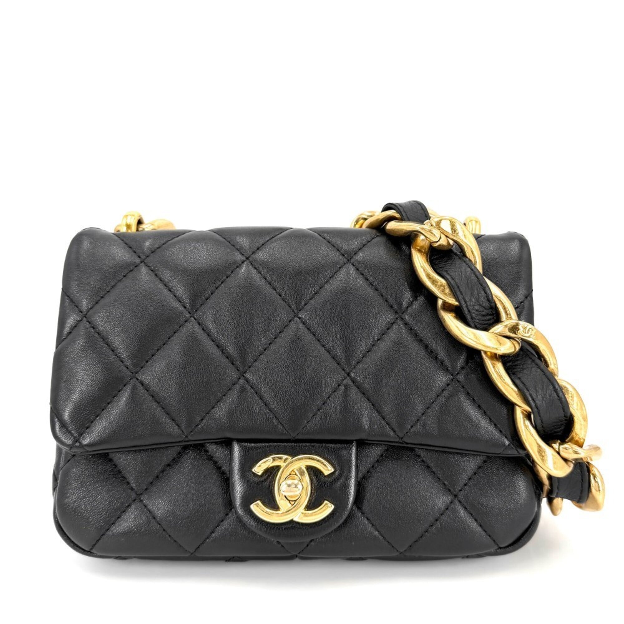 Chanel Matelasse Black Leather Pochette Shoulder Bag (Pre-Owned)
