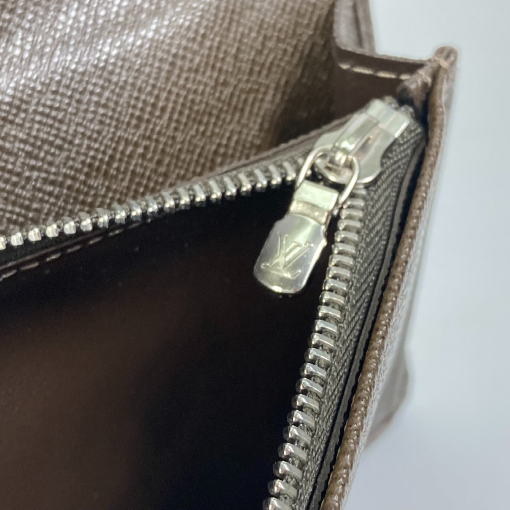 Louis Vuitton Brown Taiga Leather Long Bill Wallet (Bi-Fold) (Pre-Owned)