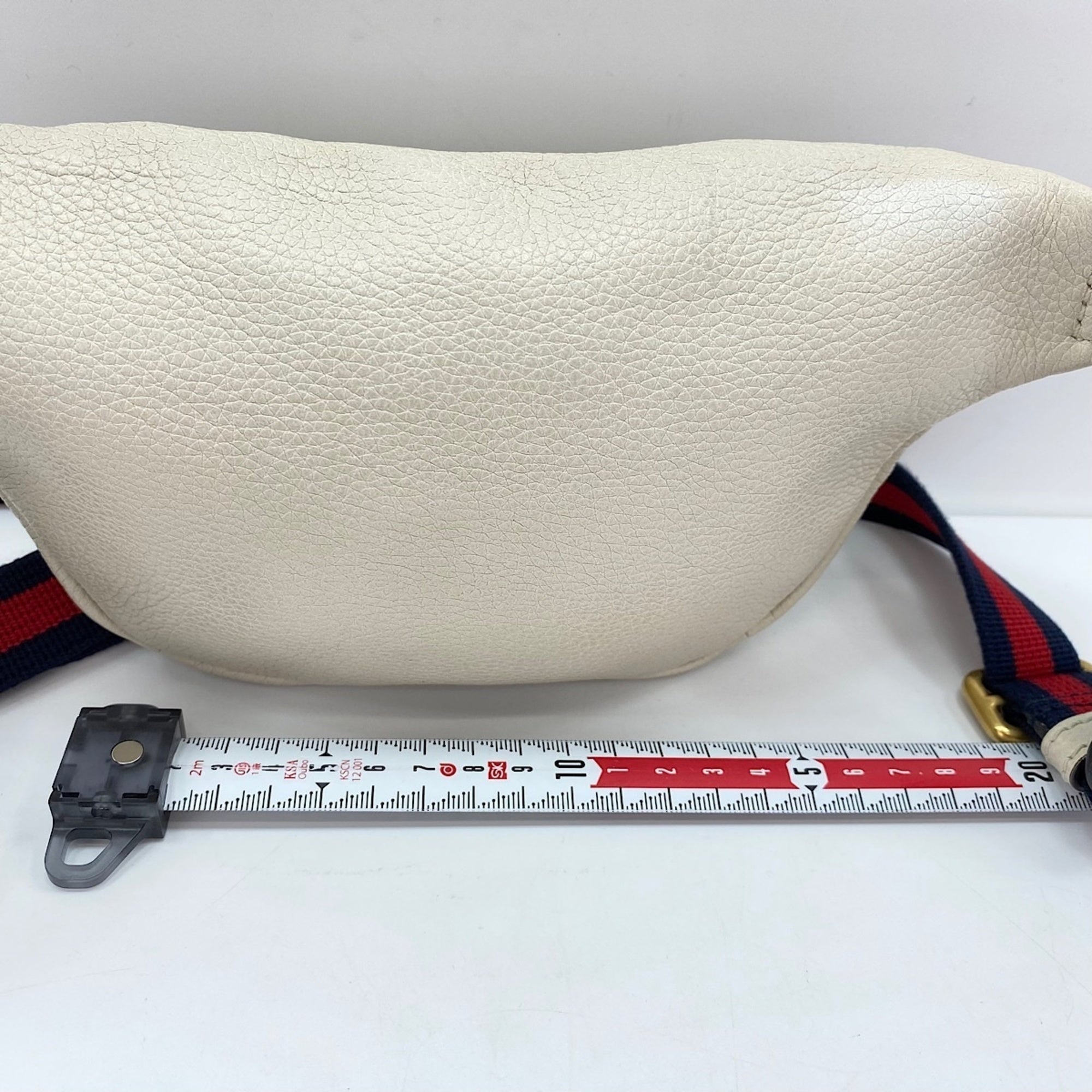 Gucci White Leather Sling Bag (Pre-Owned)