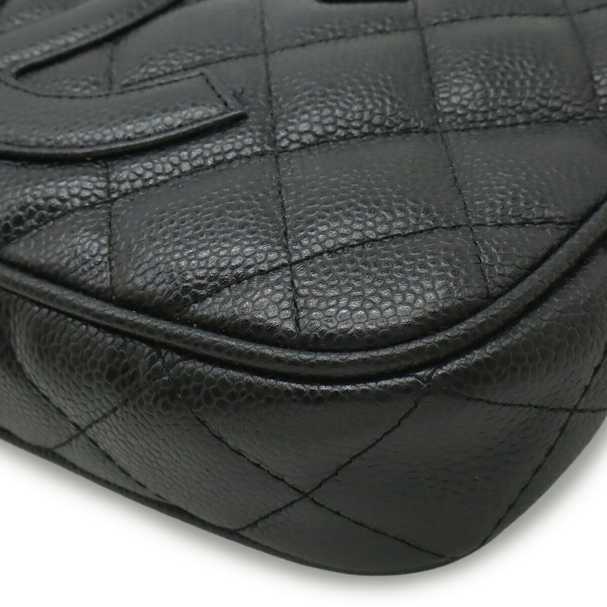 Chanel Matelasse Black Grained Calfskin Shoulder Bag (Pre-Owned)