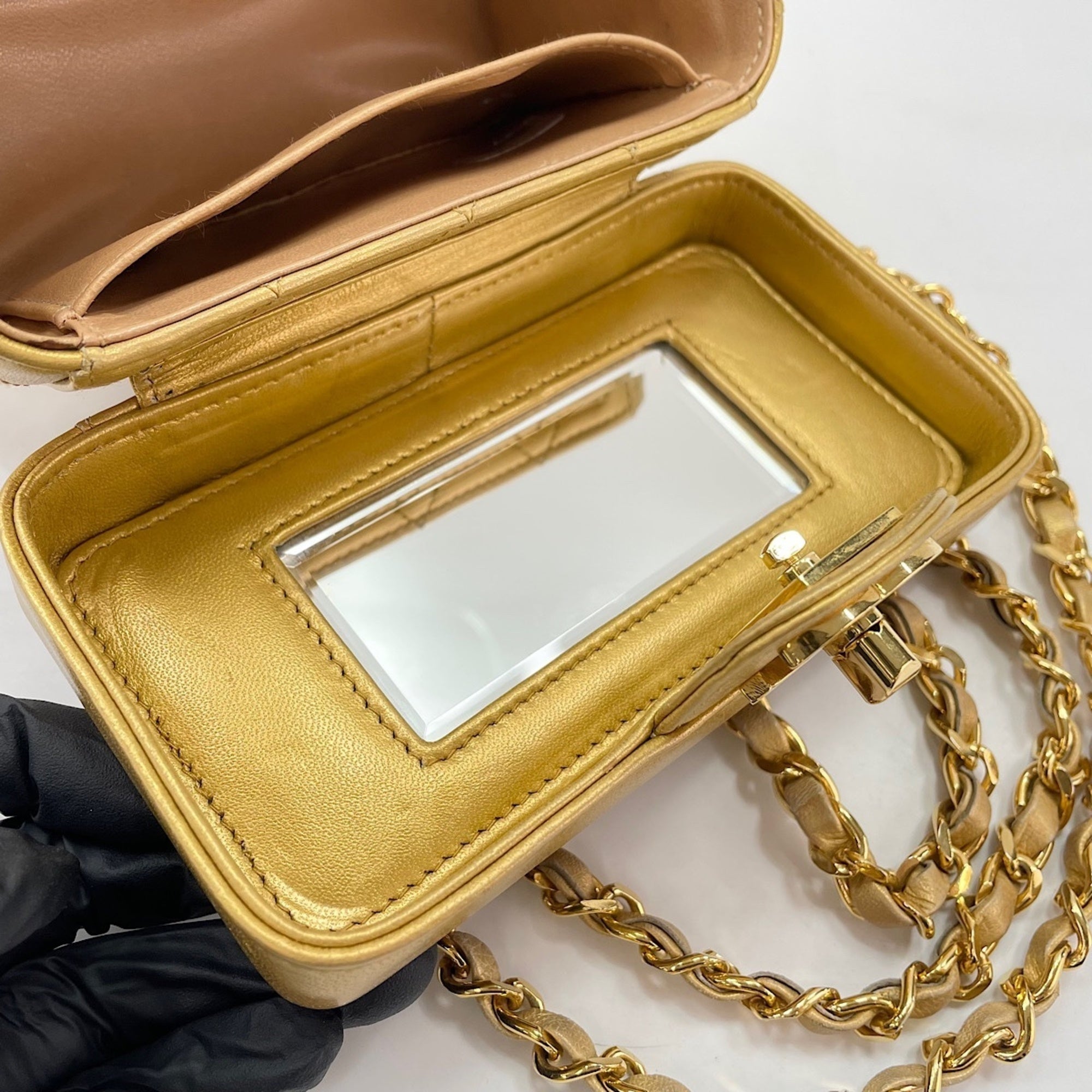 Chanel Gold Shoulder Bag (Pre-Owned)