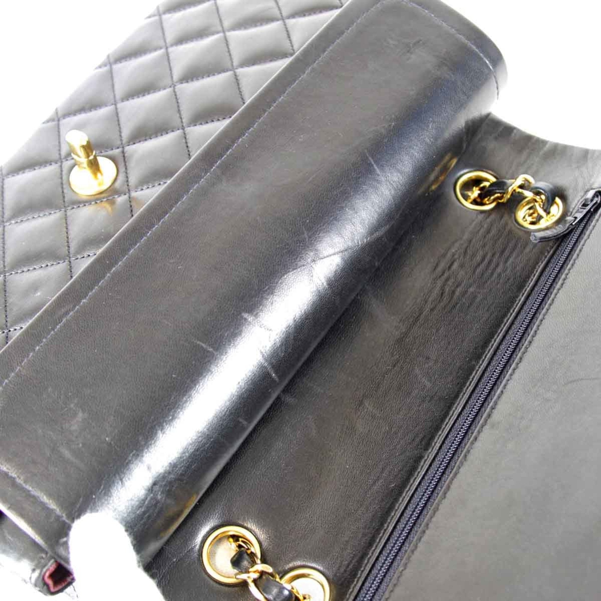 Chanel Black Leather Shoulder Bag (Pre-Owned)