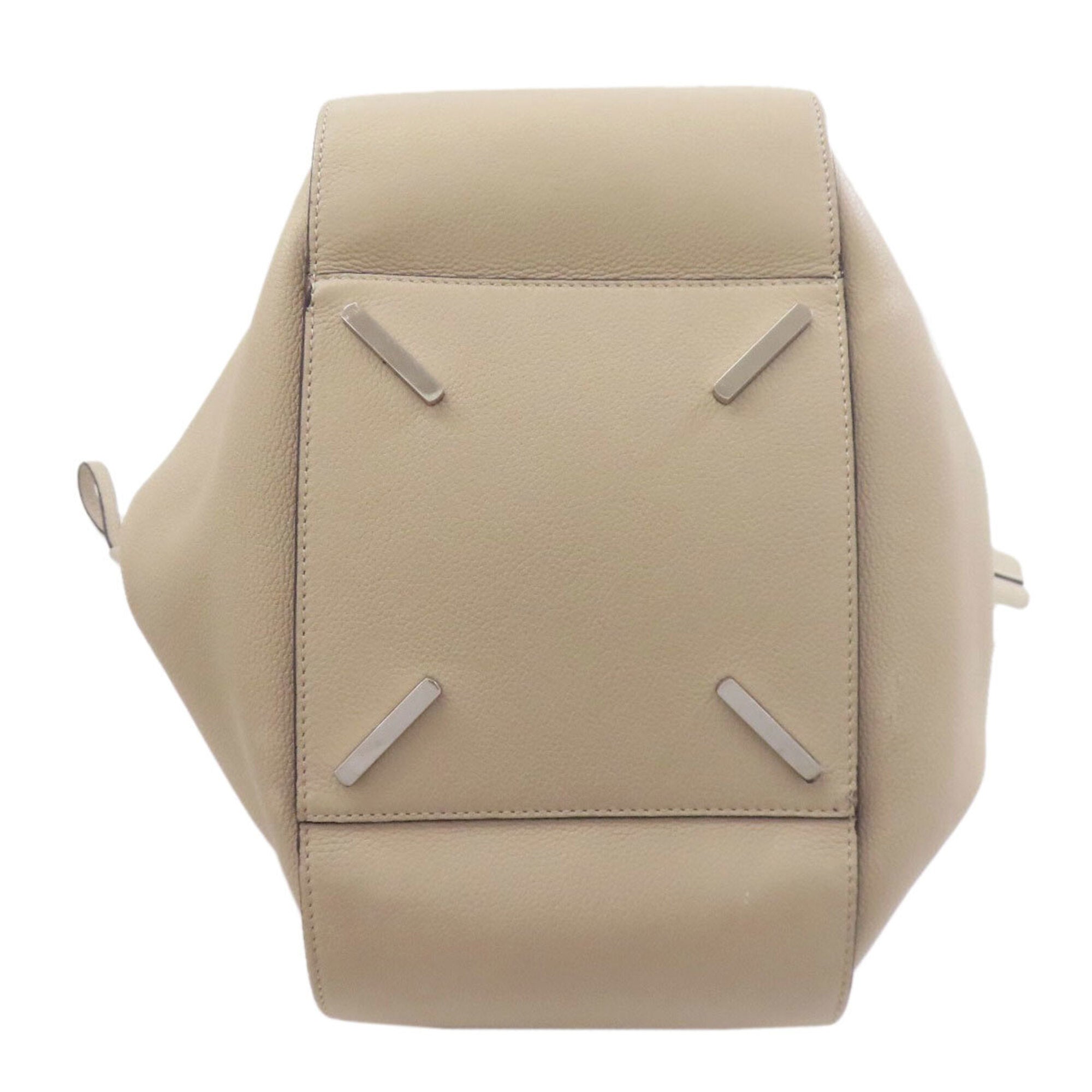 Loewe Beige Leather Handbag (Pre-Owned)