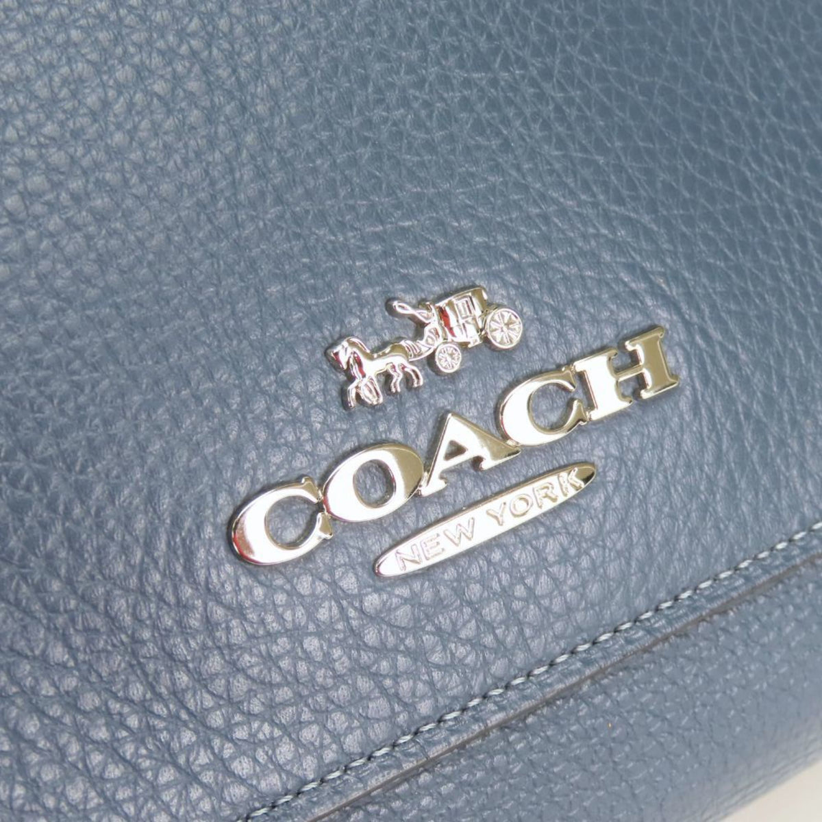 Coach Blue Leather Handbag (Pre-Owned)