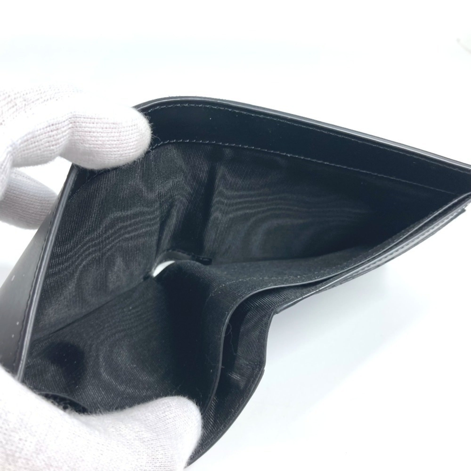 Givenchy Black White Leather Wallet (Bi-Fold) (Pre-Owned)
