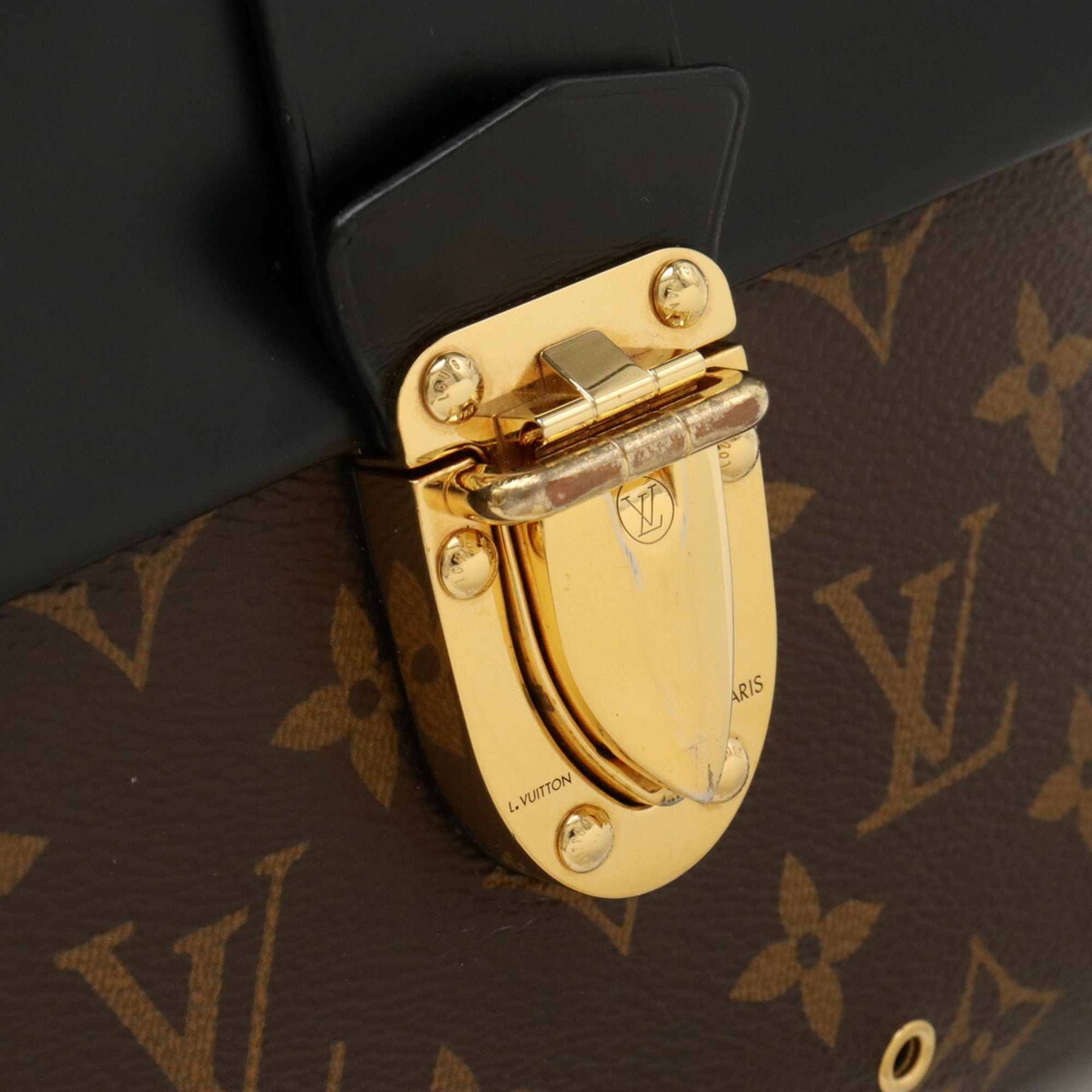 Louis Vuitton Noir Monogram Leather Handbag Shoulder Bag (Pre-Owned)