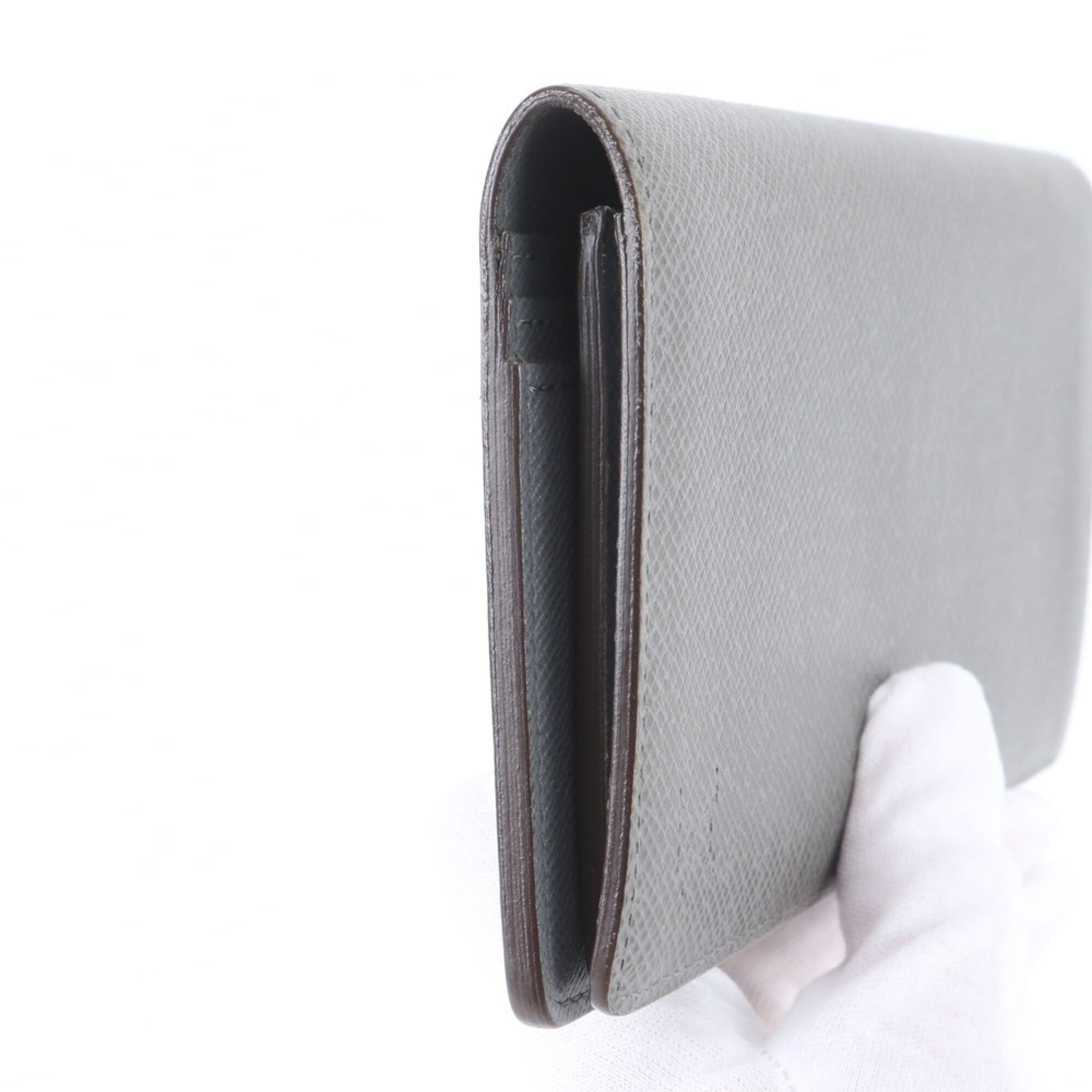 Louis Vuitton Taiga Glacier Leather Long Wallet (Bi-Fold) (Pre-Owned)