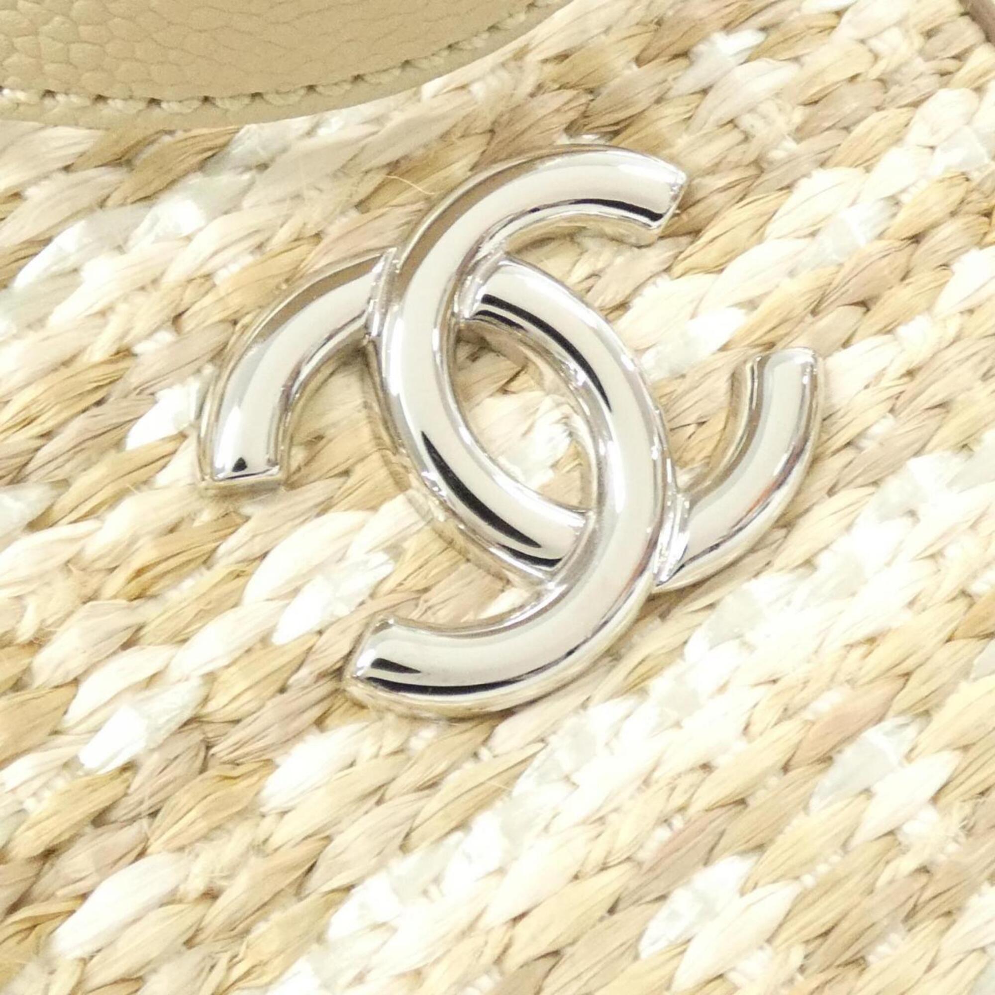 Chanel Beige Straw Grained Calfskin Handbag (Pre-Owned)
