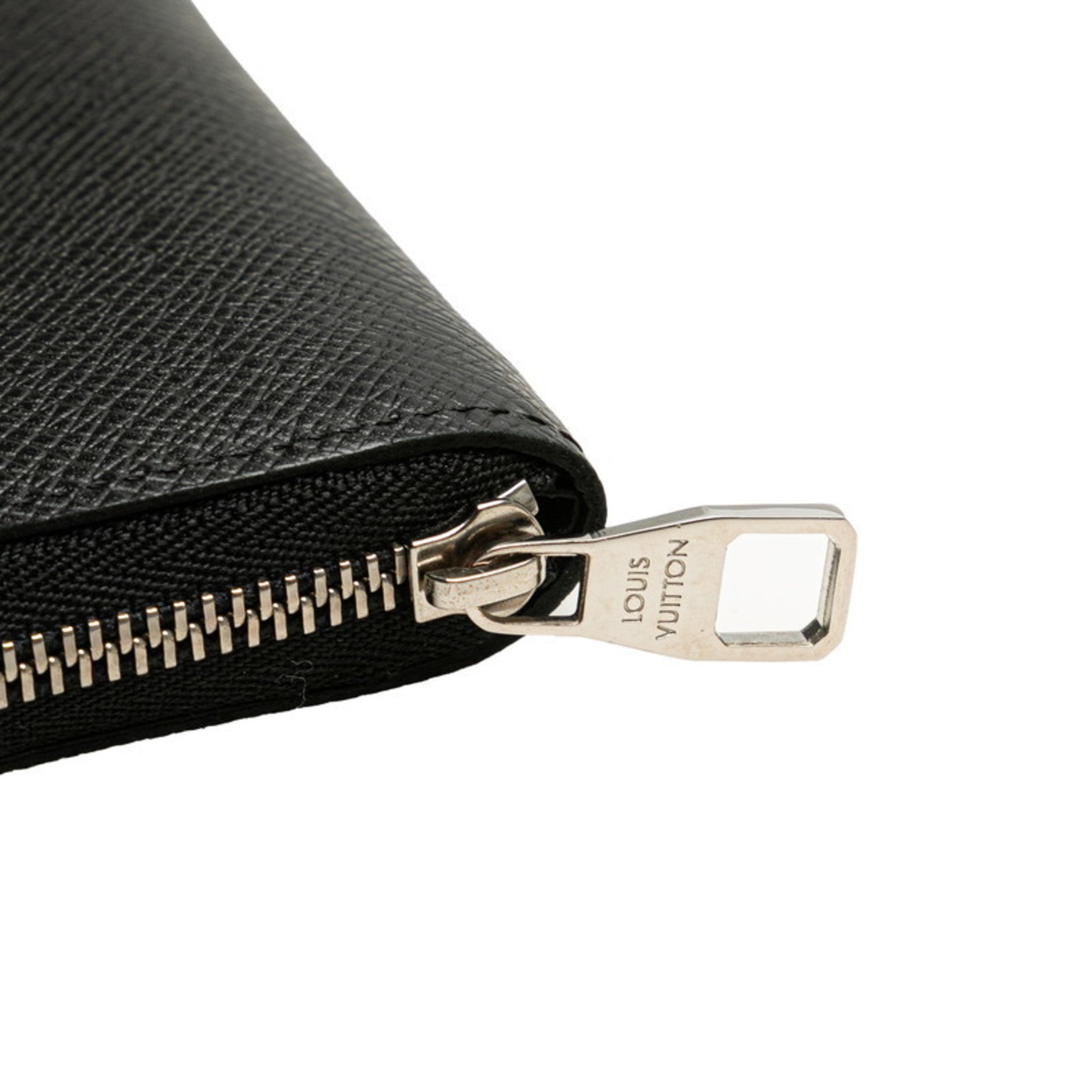 Louis Vuitton Taiga Ardoise Black Leather Coin Purse/Coin Case (Pre-Owned)