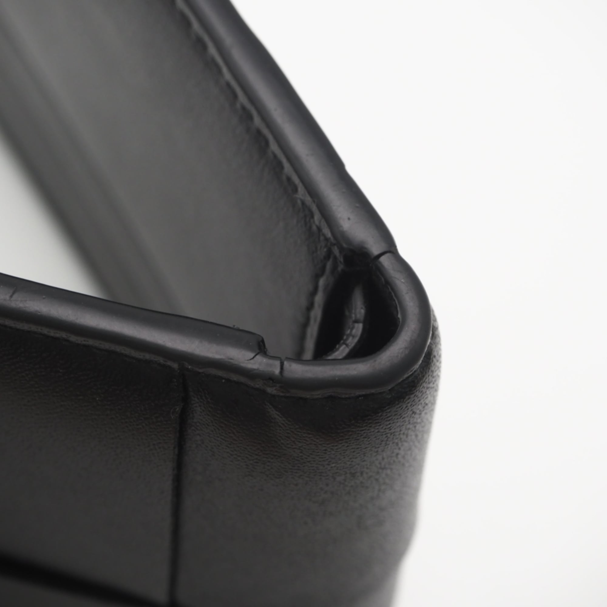 Bottega Veneta Black Leather Wallet (Bi-Fold) (Pre-Owned)