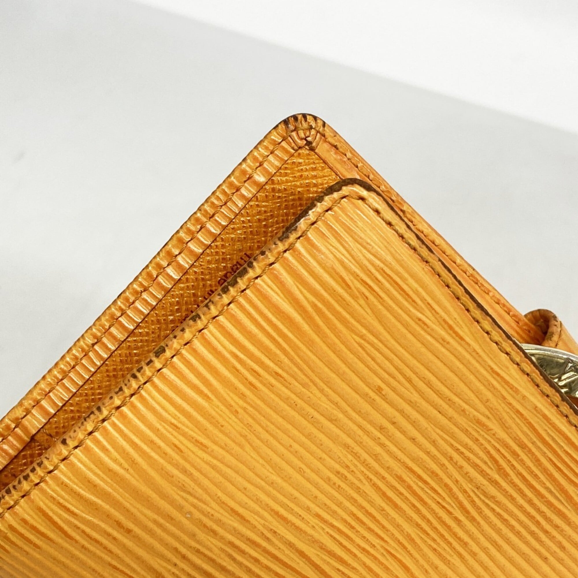 Louis Vuitton Mandarin Wallet (Bi-Fold) (Pre-Owned)