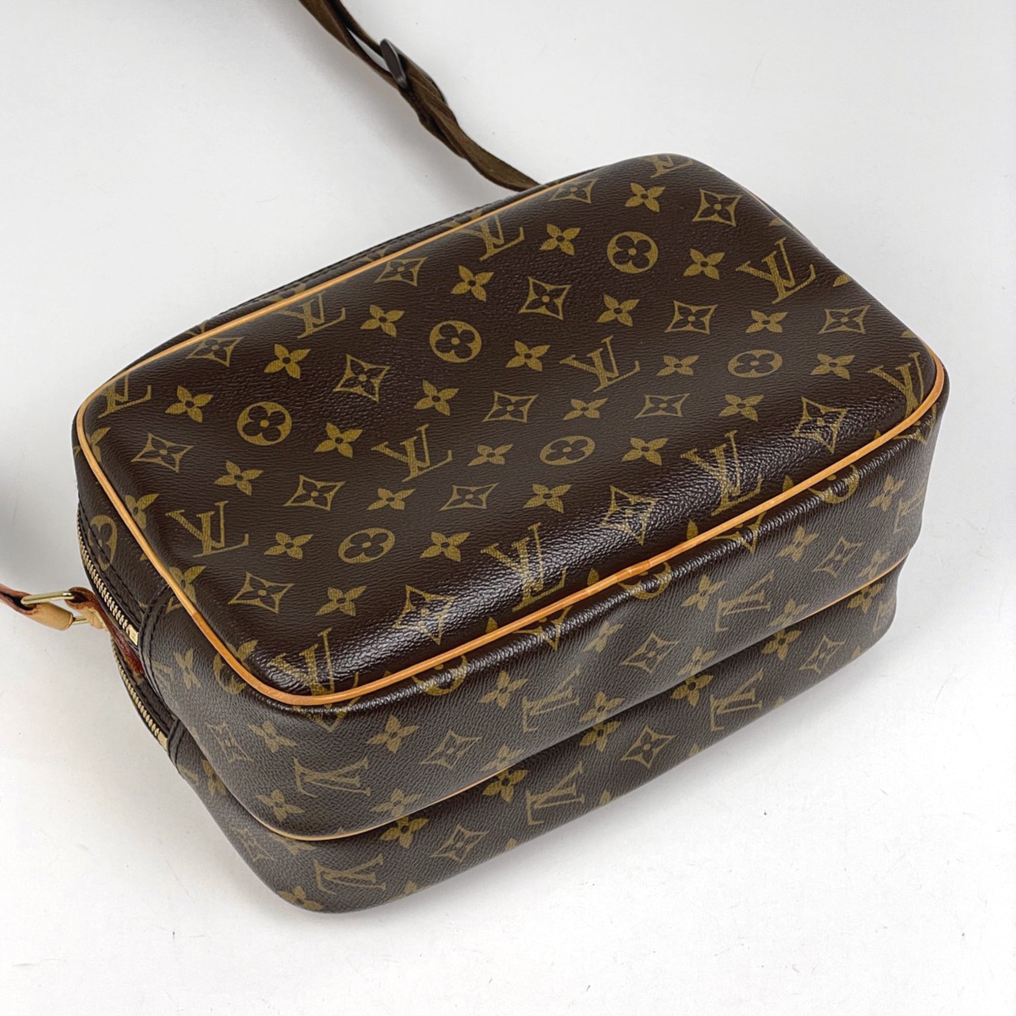 Louis Vuitton Brown Monogram Shoulder Bag (Pre-Owned)
