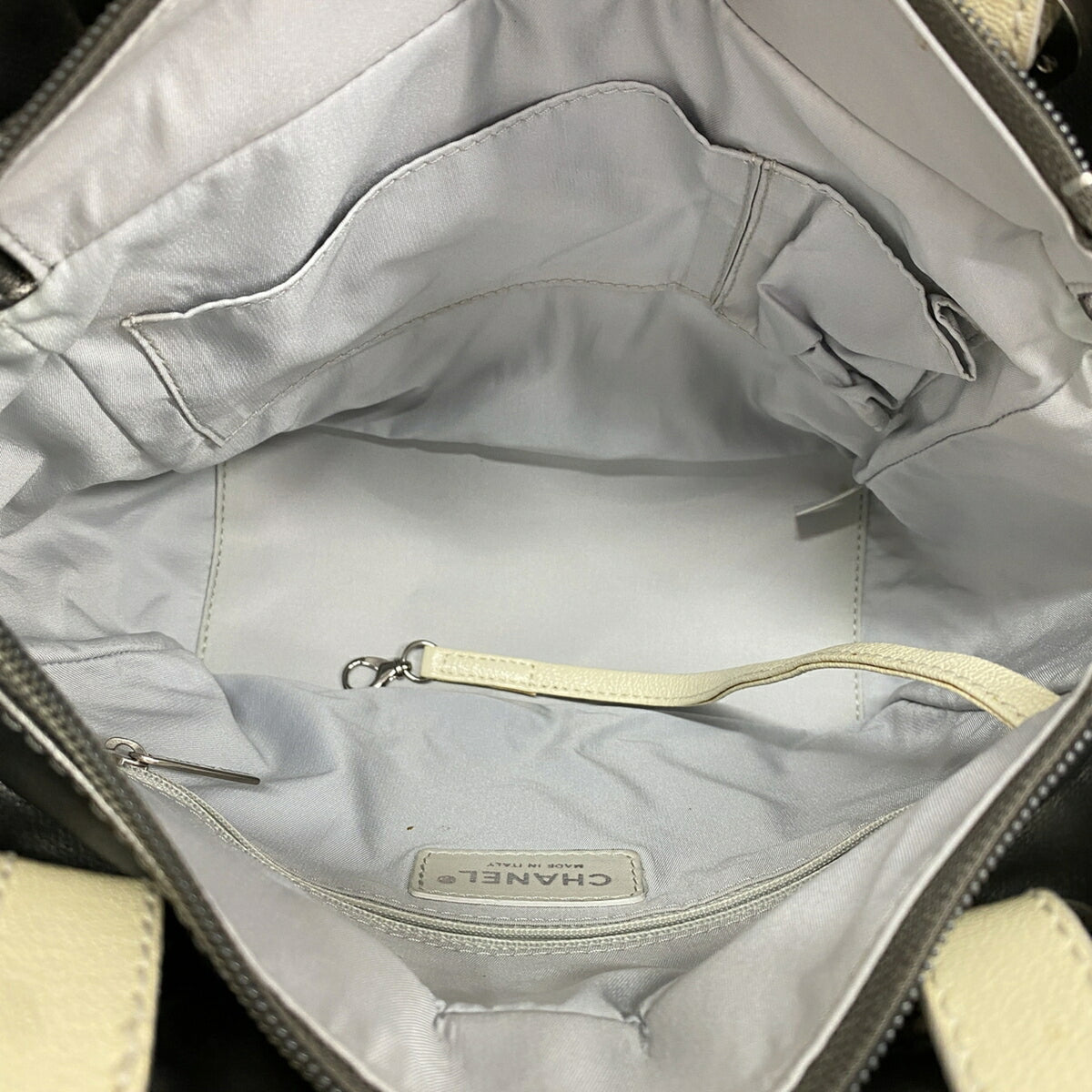 Chanel Ivory Silver Canvas Tote Bag (Pre-Owned)