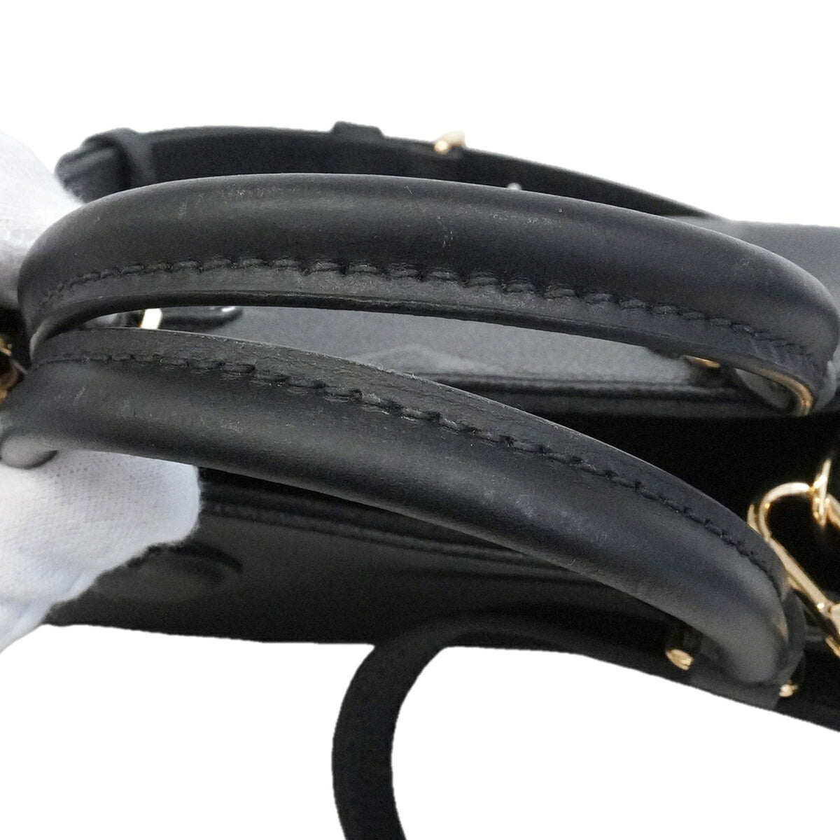 Louis Vuitton Noir Handbag (Pre-Owned)