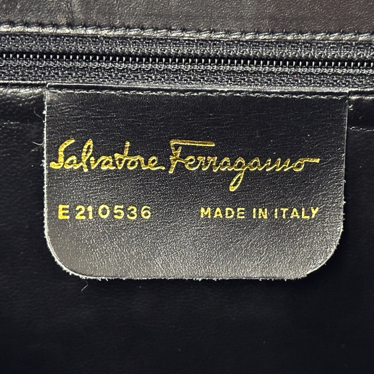 Salvatore Ferragamo Black Leather Handbag Shoulder Bag (Pre-Owned)