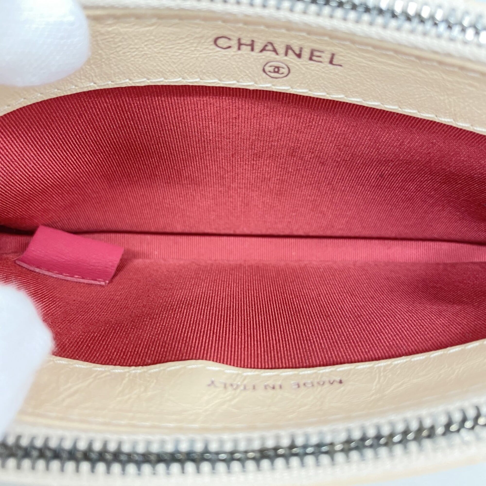 Chanel Beige Black Leather Shoulder Bag (Pre-Owned)