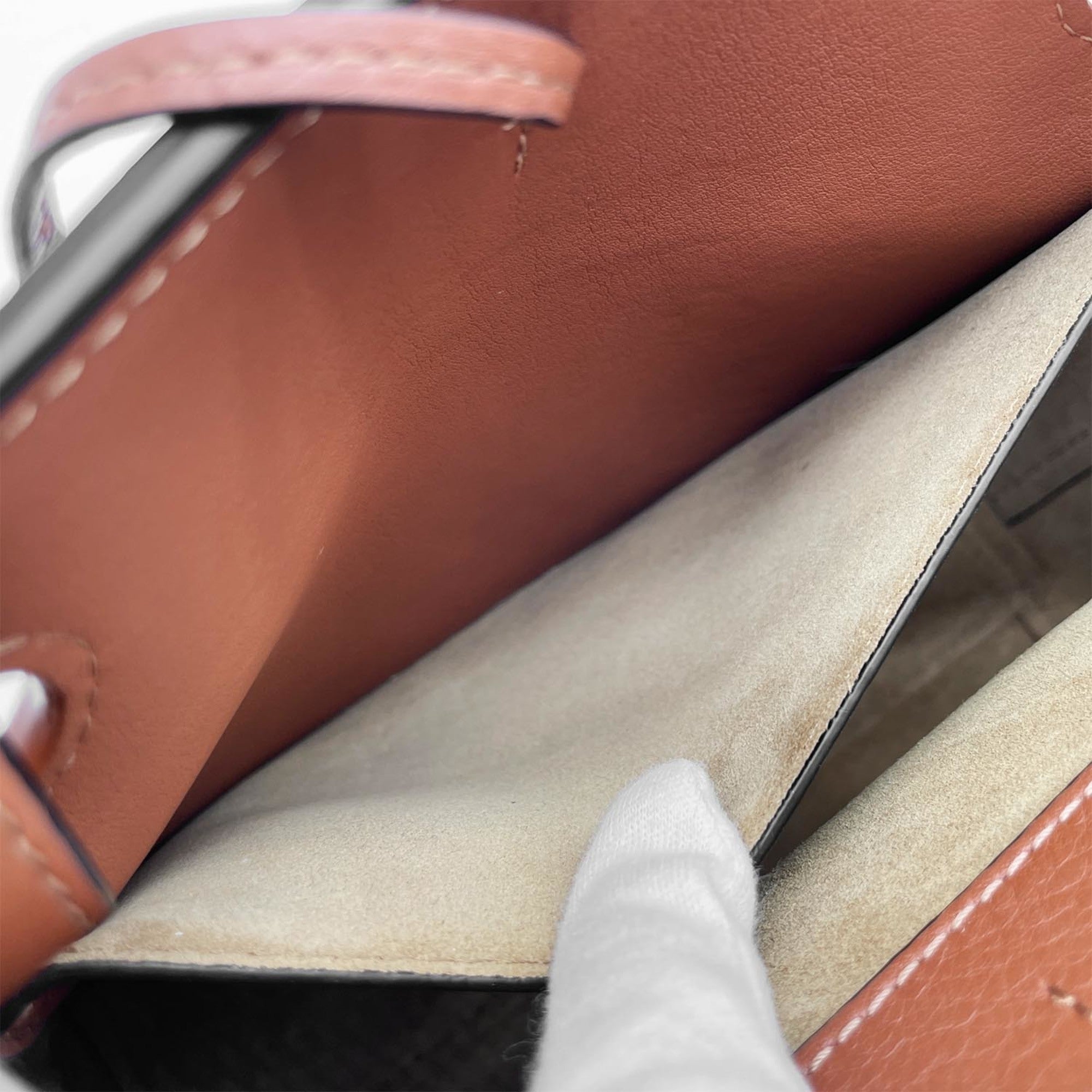 Loewe Brown Leather Shoulder Bag (Pre-Owned)