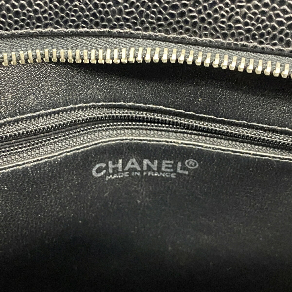 Chanel Black Grained Calfskin Tote Bag (Pre-Owned)