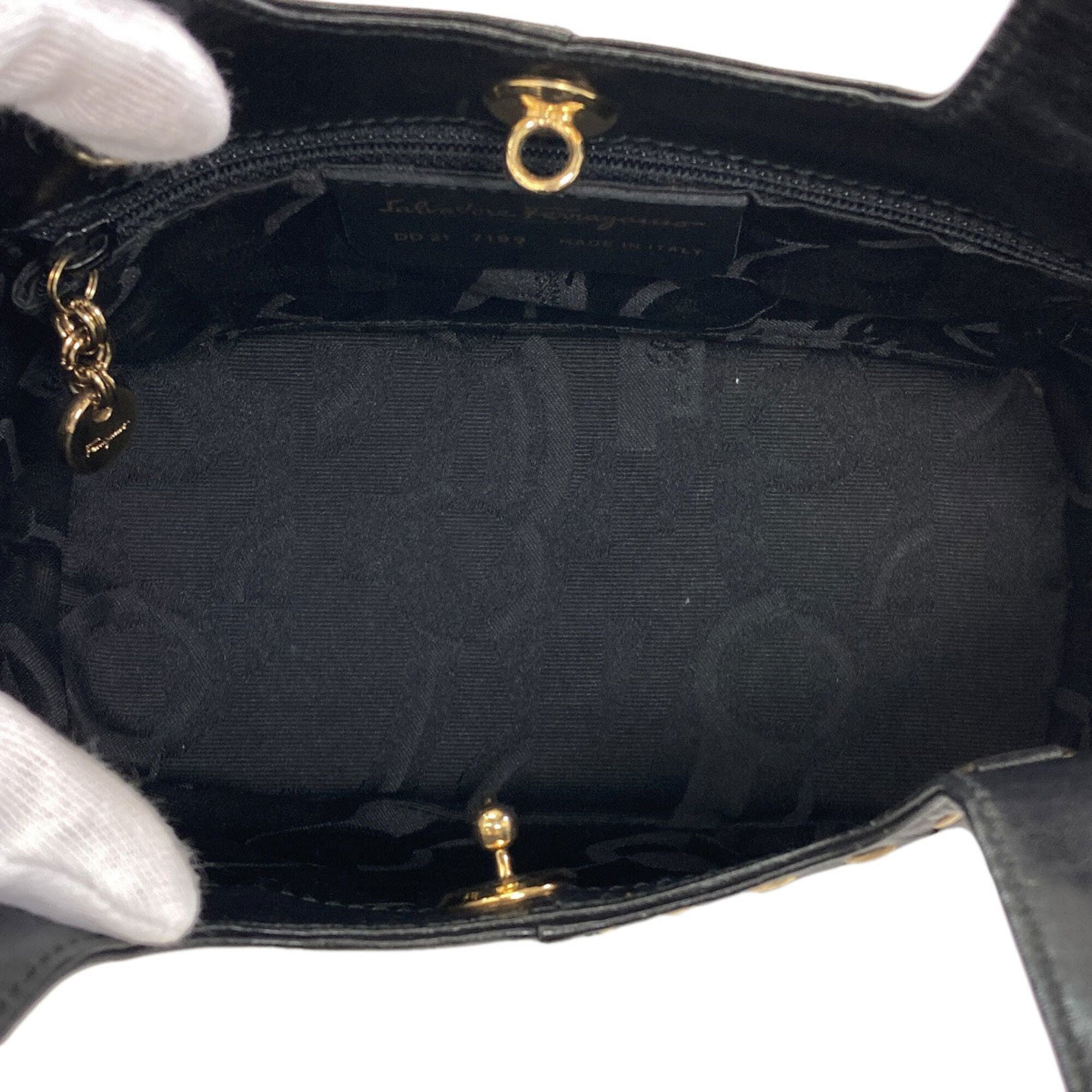 Salvatore Ferragamo Black Leather Handbag (Pre-Owned)